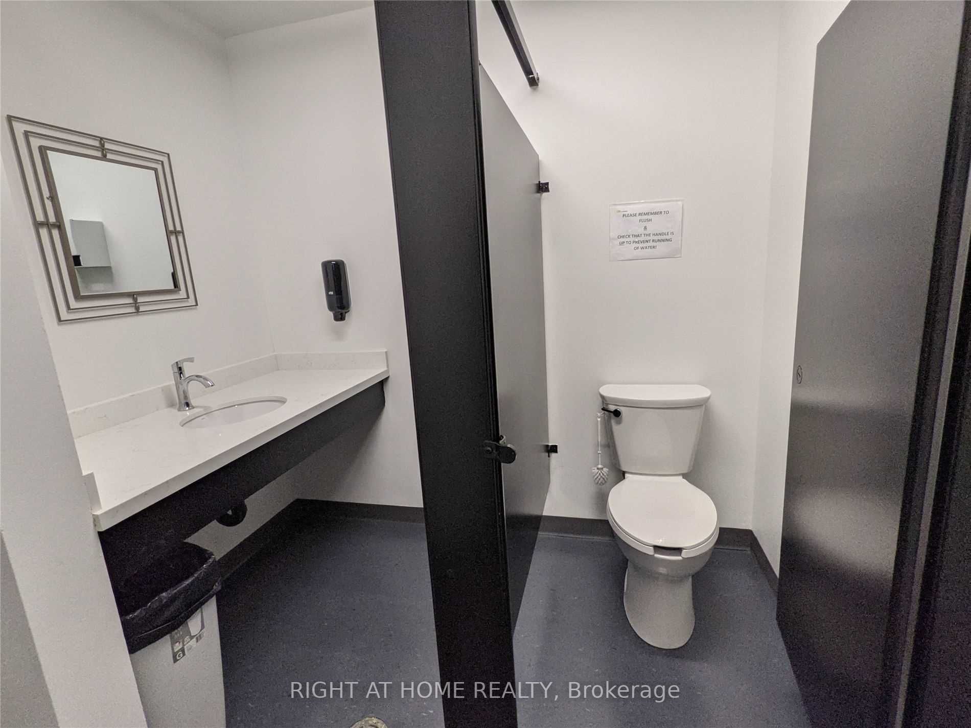2 Brock St W, #5B