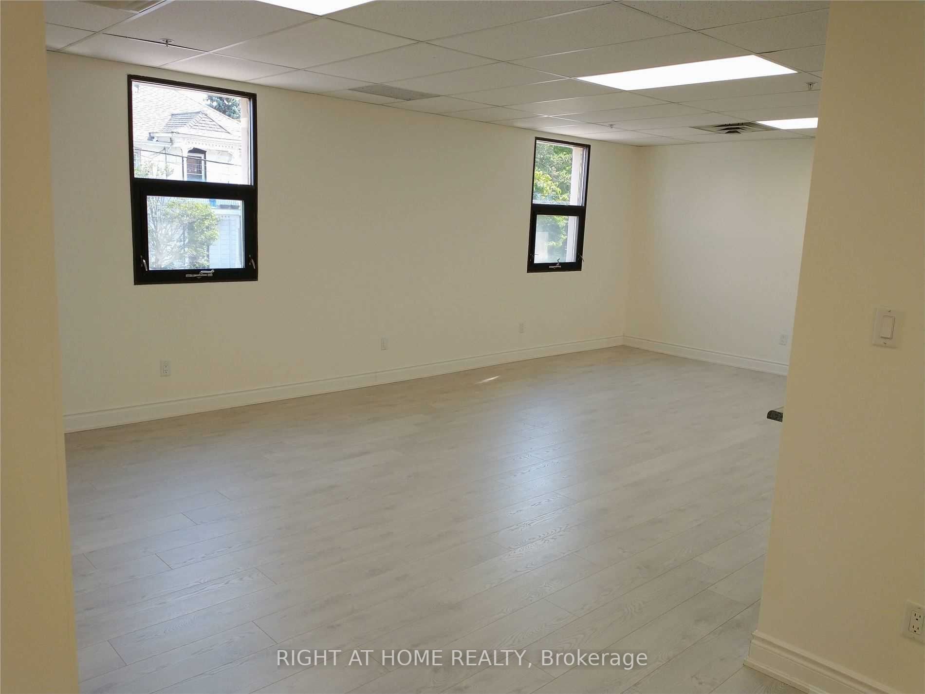 2 Brock St W, #5B