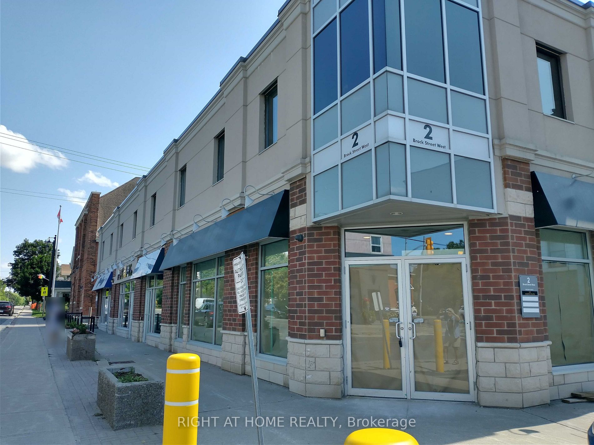 2 Brock St W, #5B