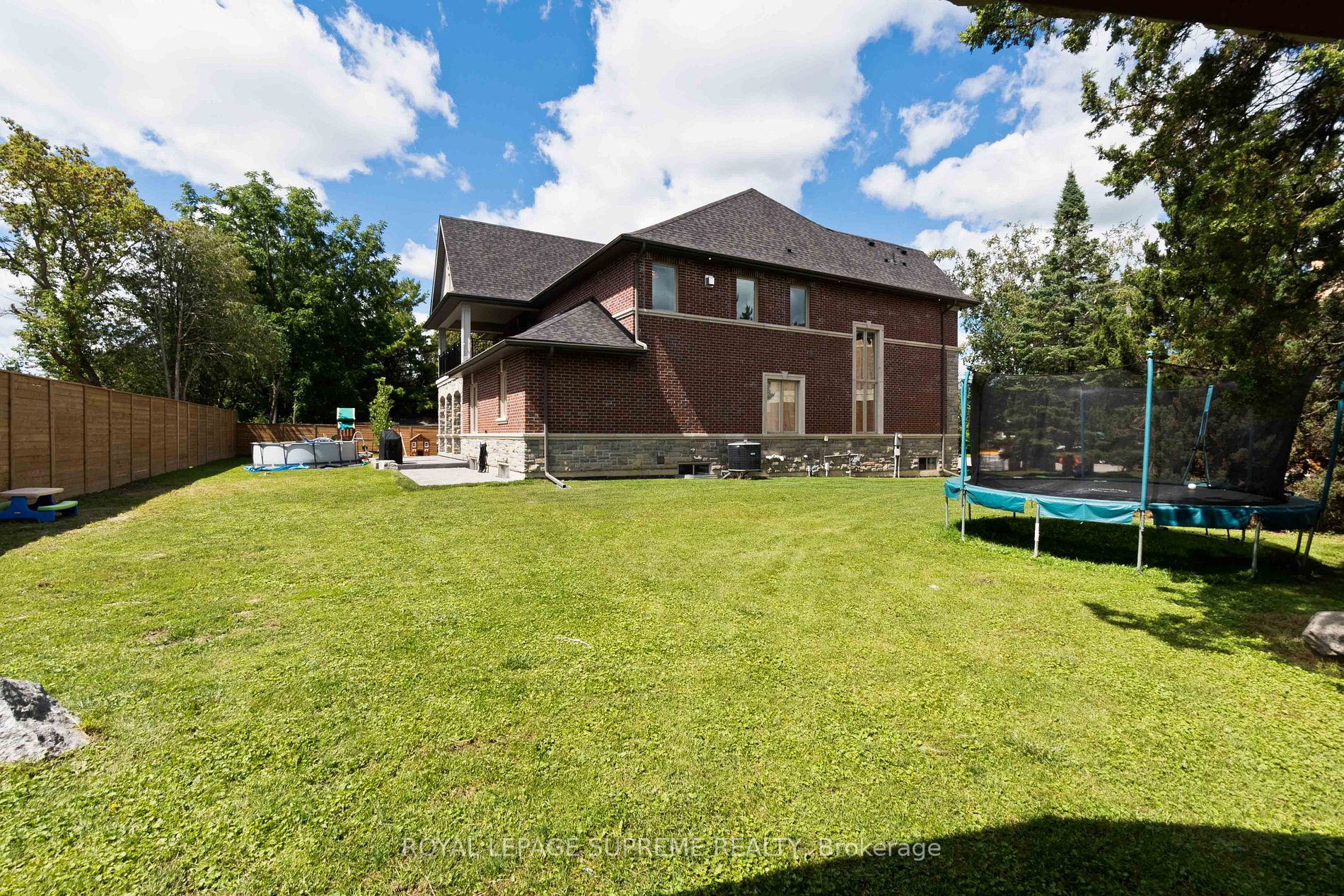 11 Hawman Ave