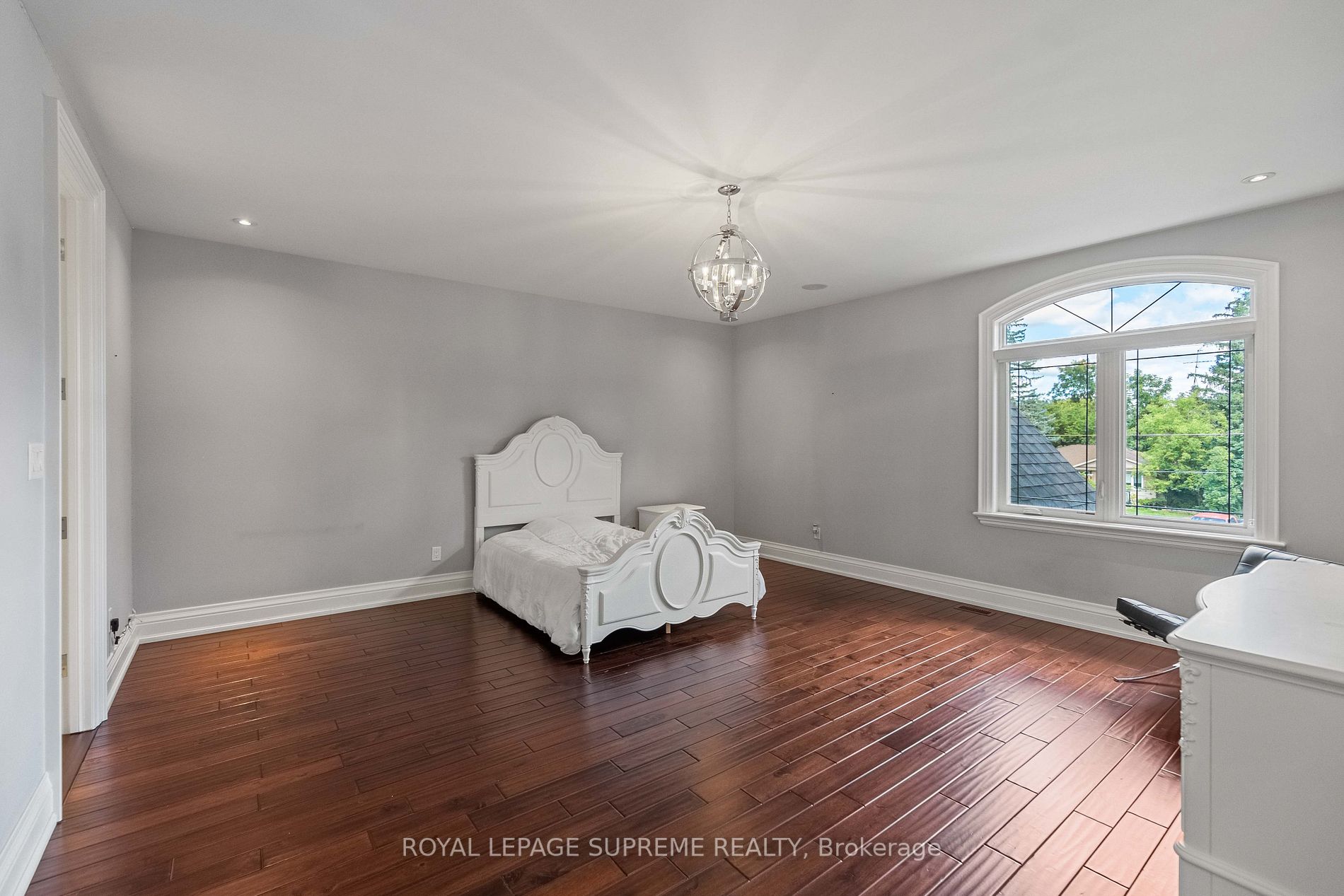 11 Hawman Ave