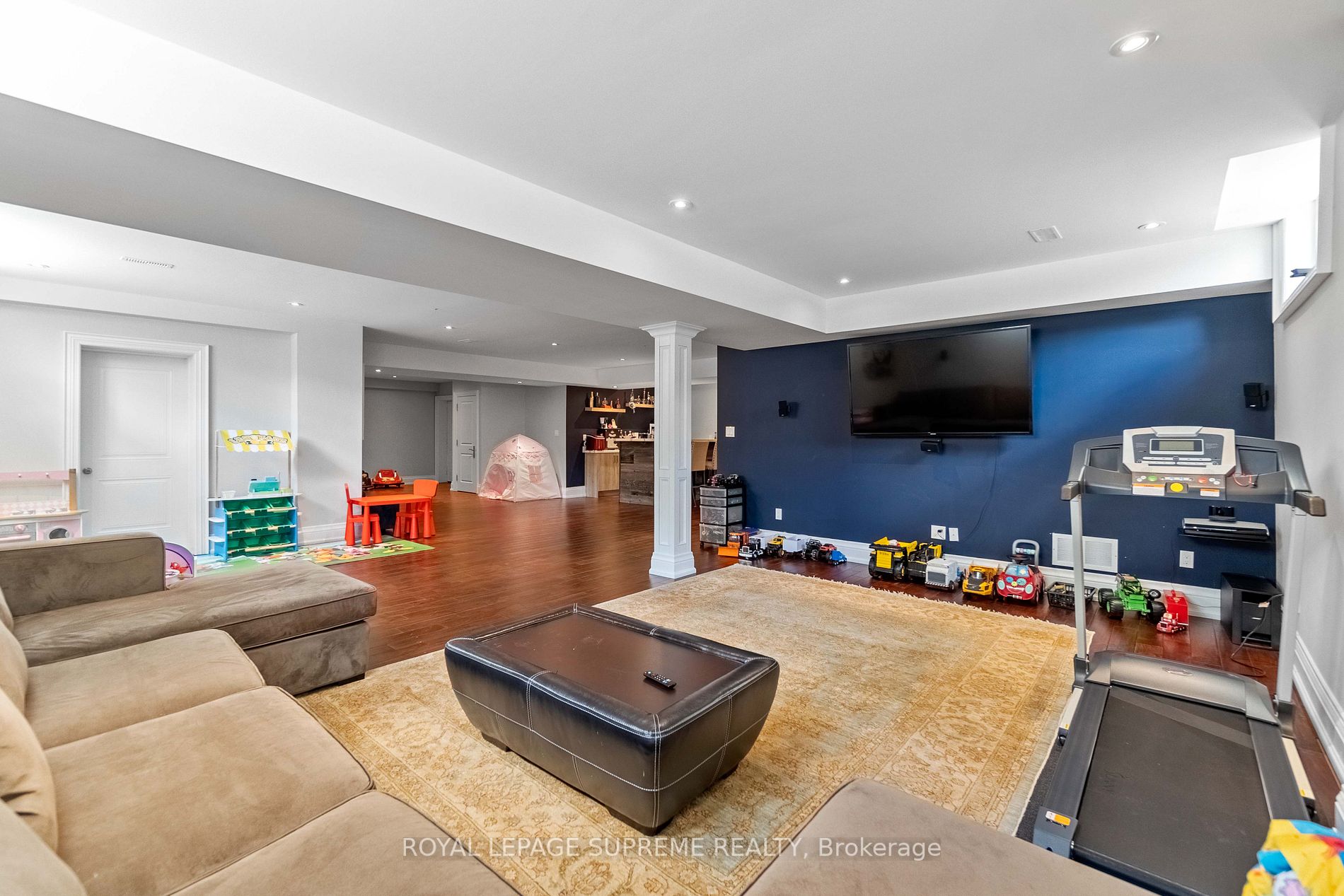 11 Hawman Ave