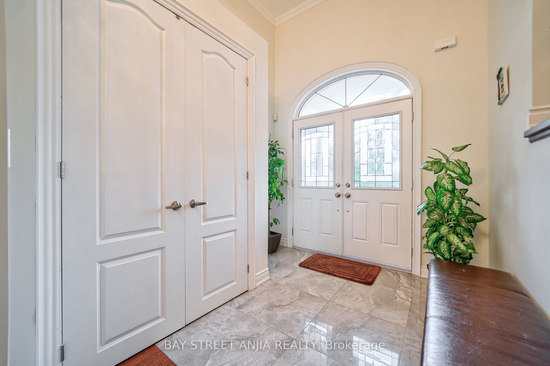 209 Ray Snow Blvd
