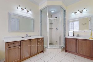 172 Pelee Ave