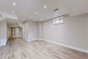 172 Pelee Ave
