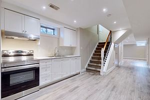 172 Pelee Ave