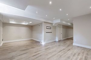 172 Pelee Ave