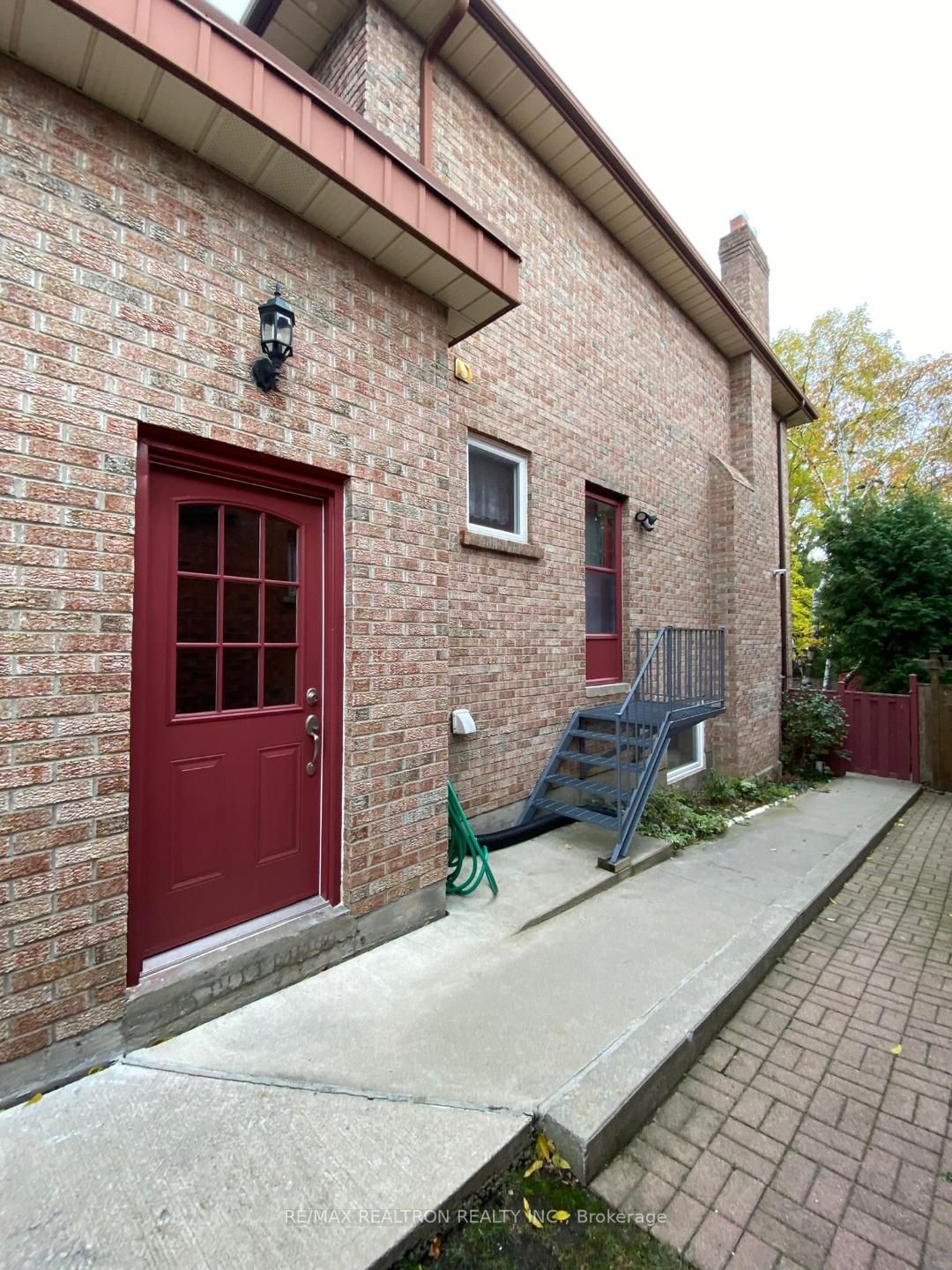 162 Richmond St