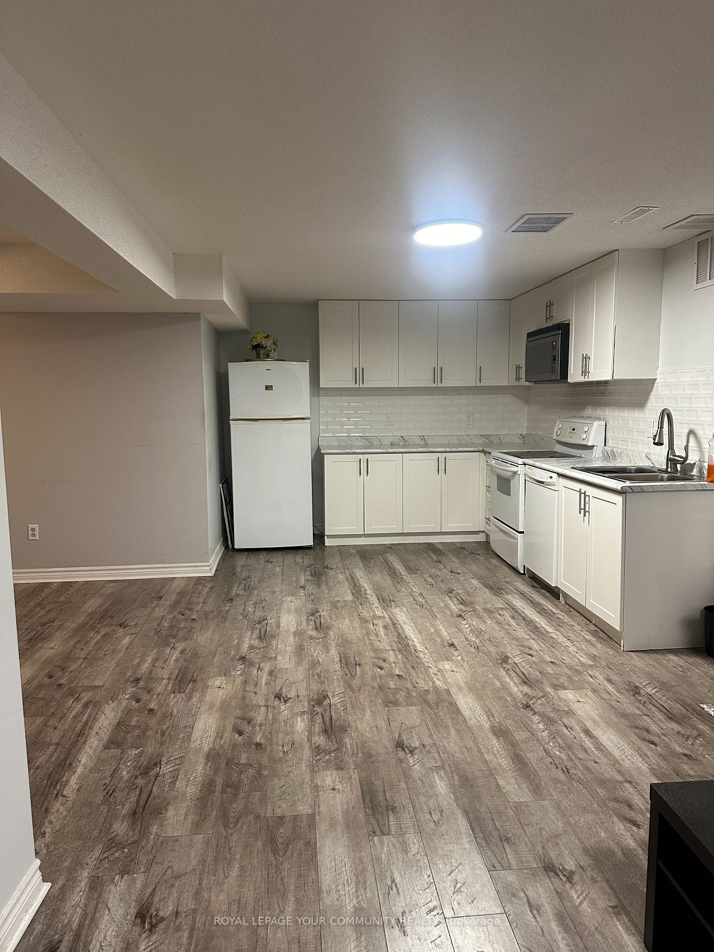 73 Burling Pl