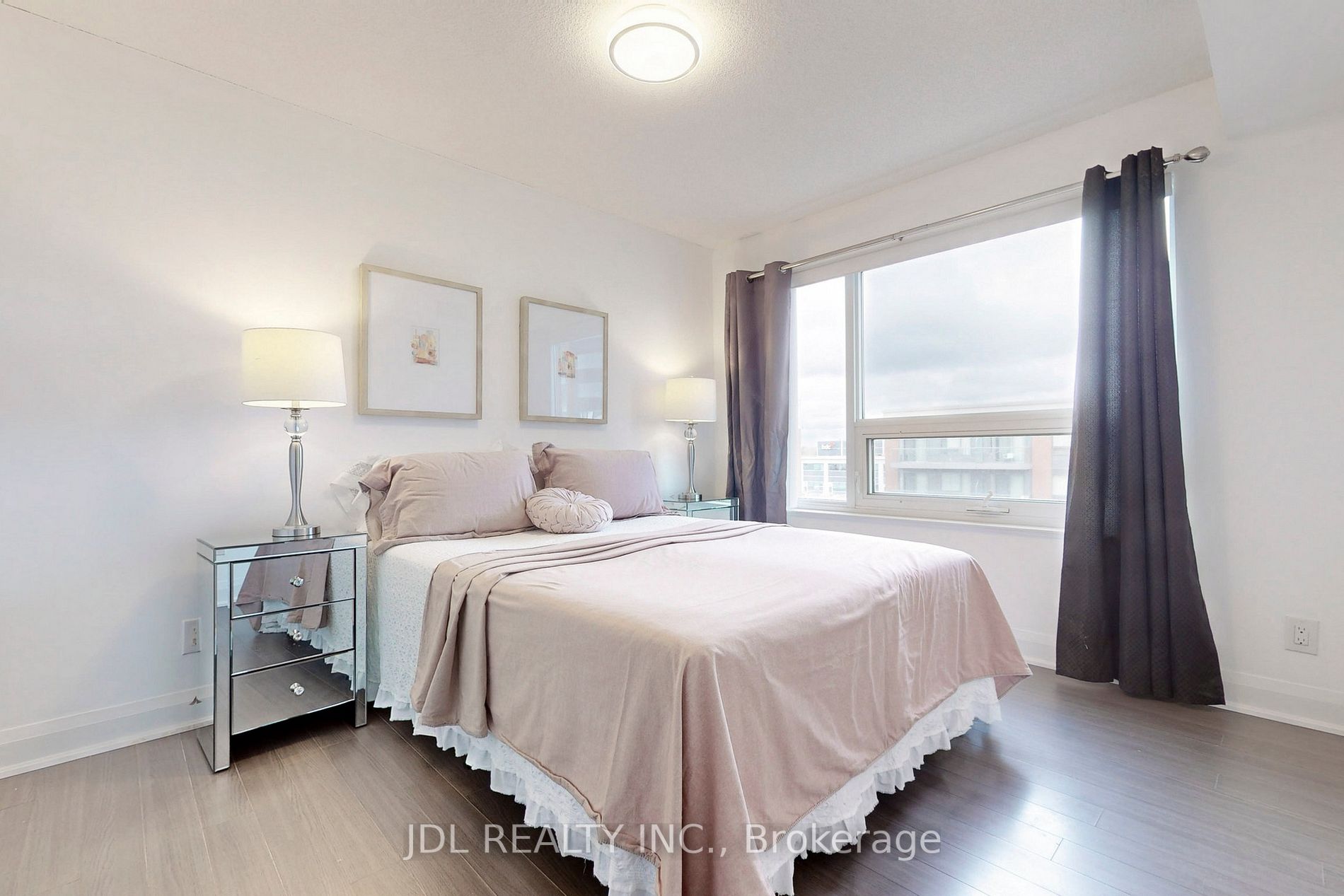 1 Uptown Dr, #702