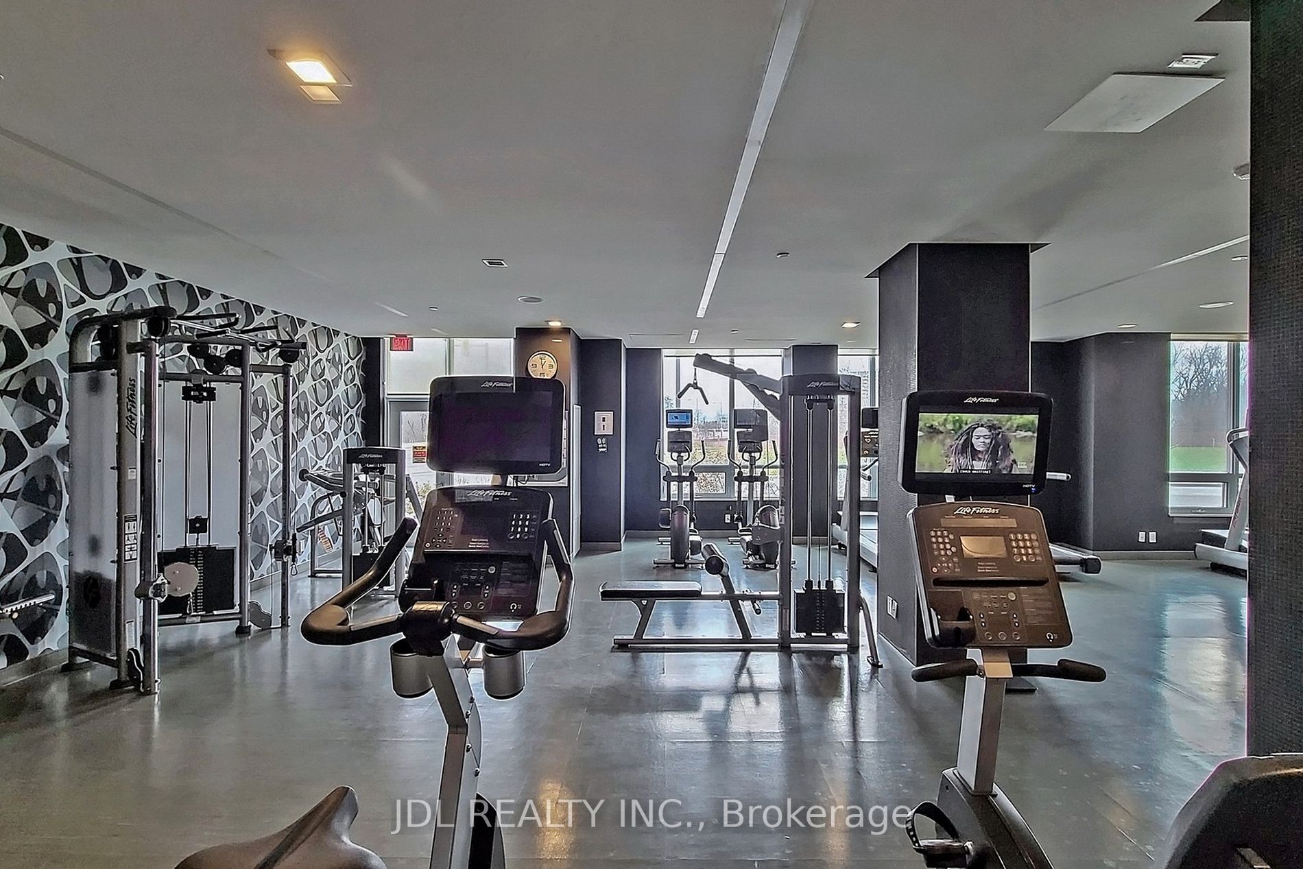 1 Uptown Dr, #702