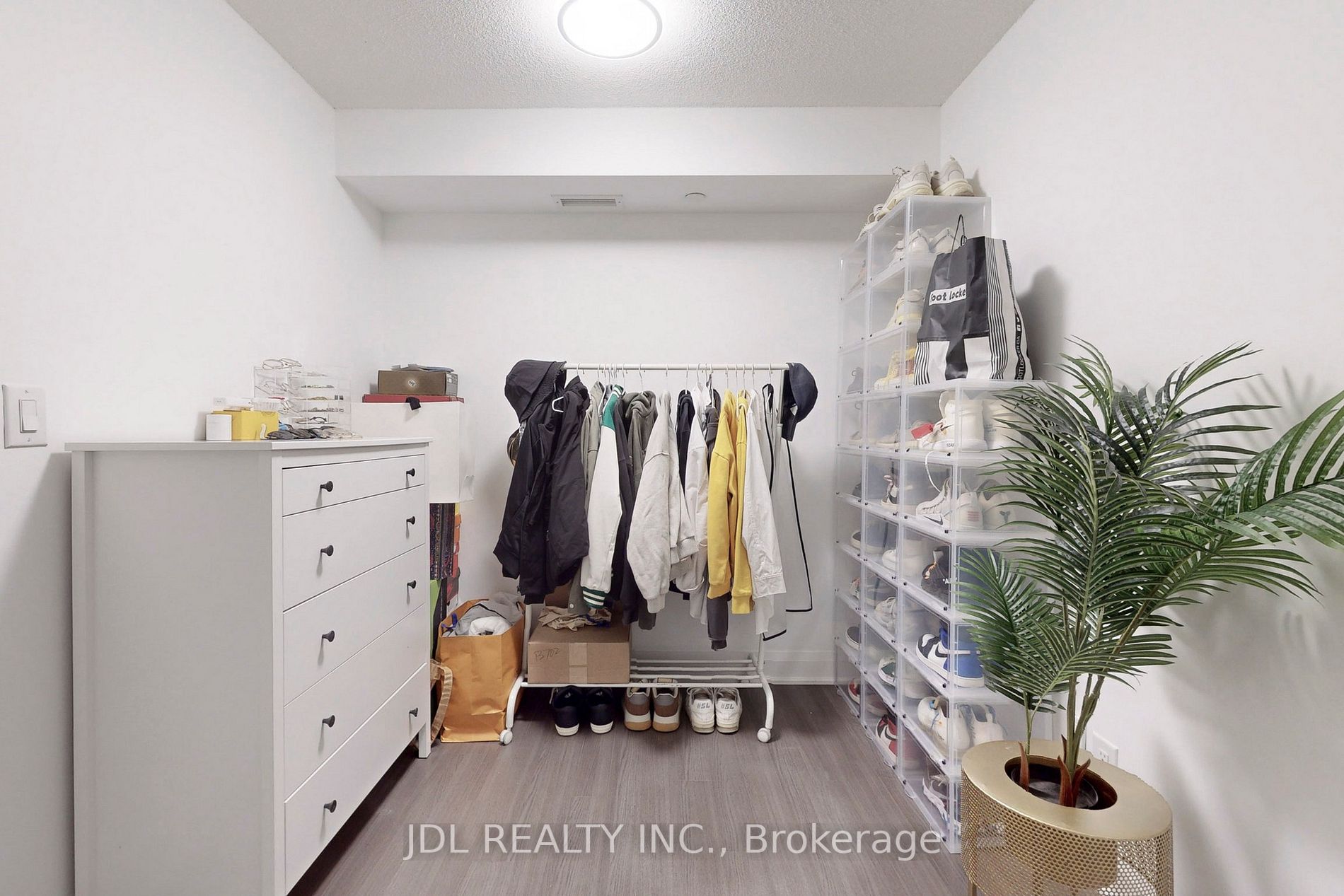 1 Uptown Dr, #702