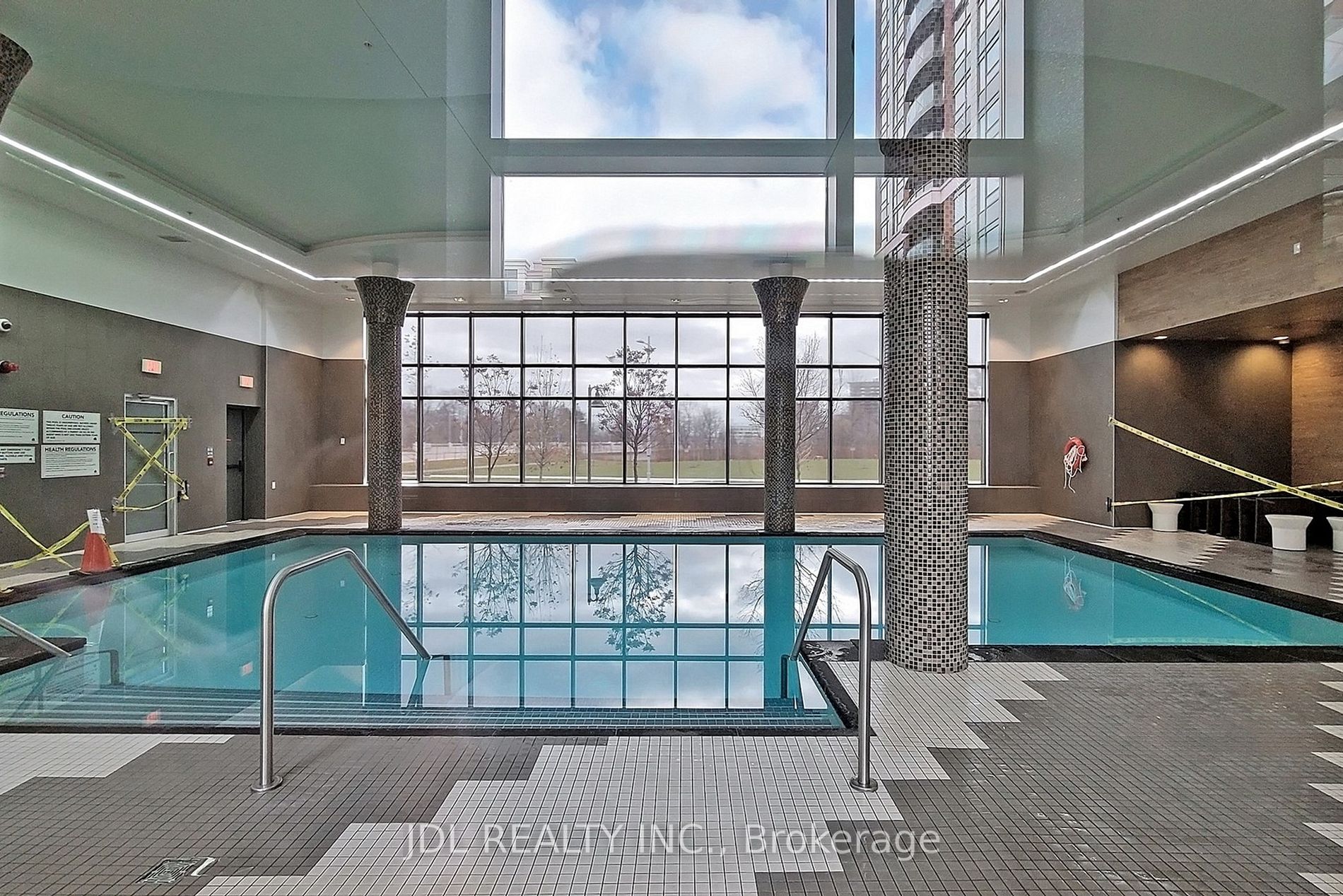 1 Uptown Dr, #702