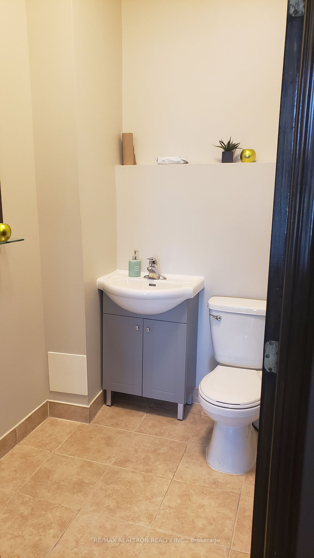 7 Eastvale Dr, #203