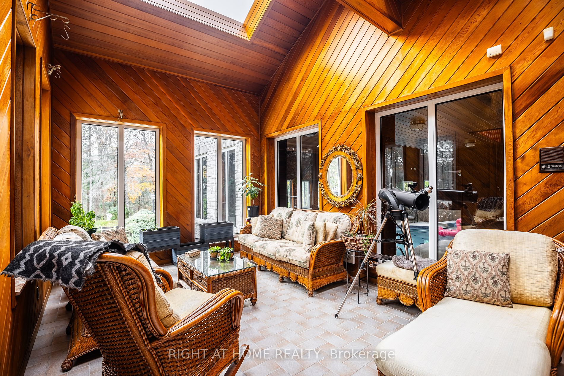 38 SUGARBUSH Court