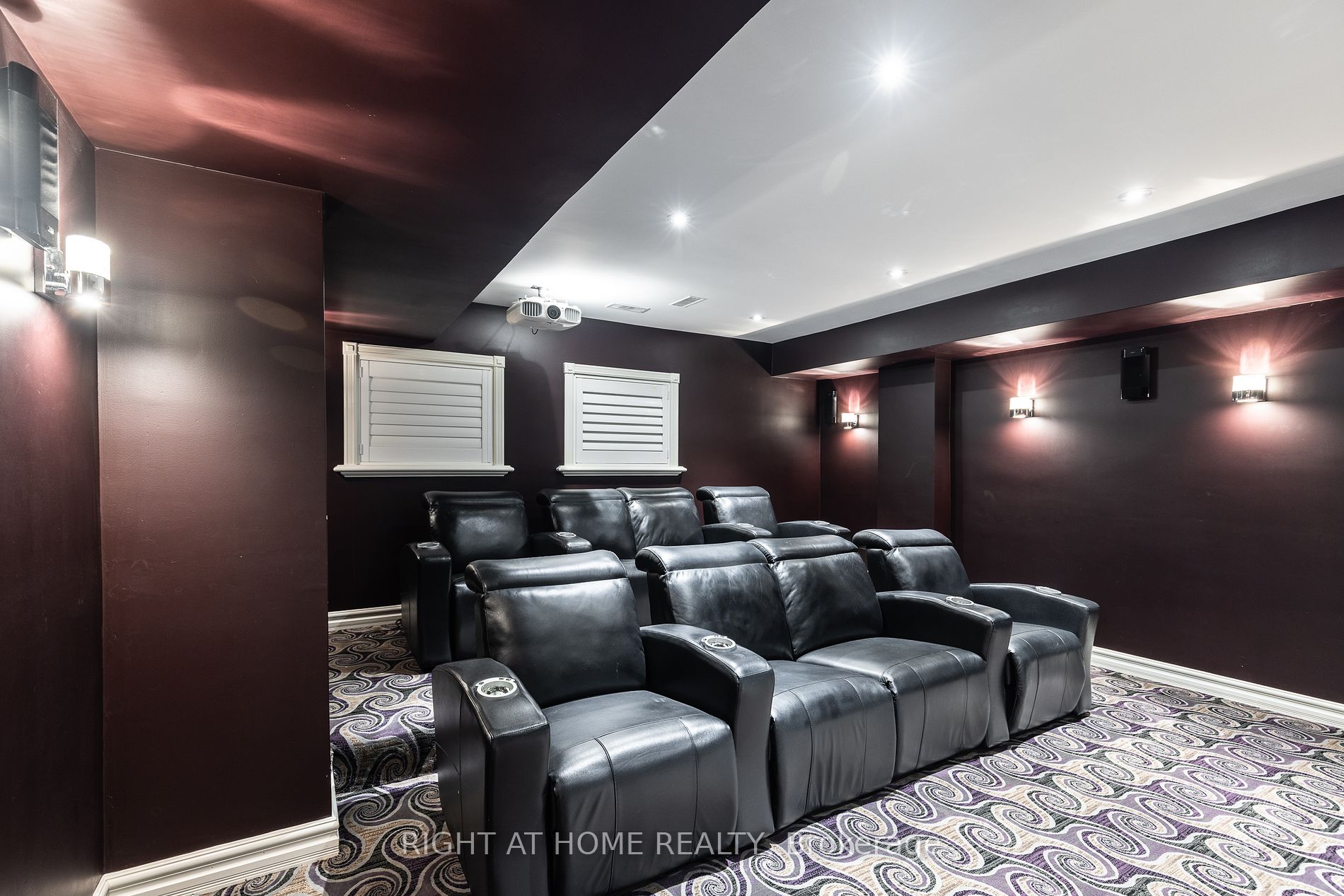38 SUGARBUSH Court