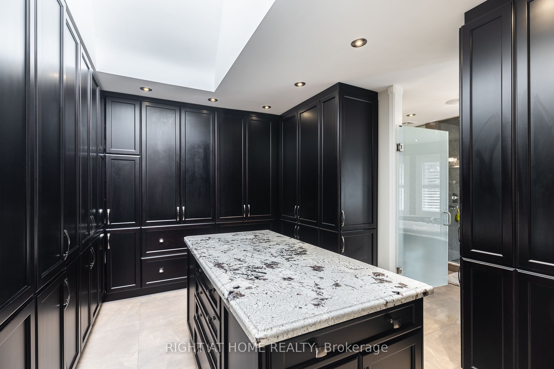 38 SUGARBUSH Court