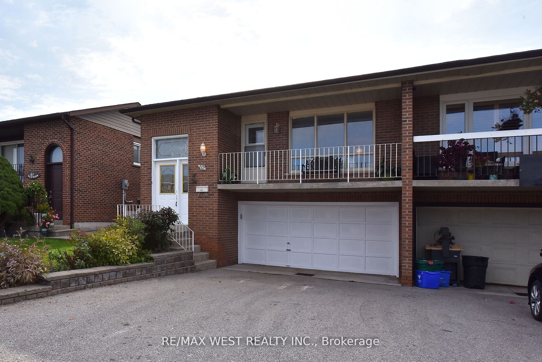 65 Ashburn Crescent