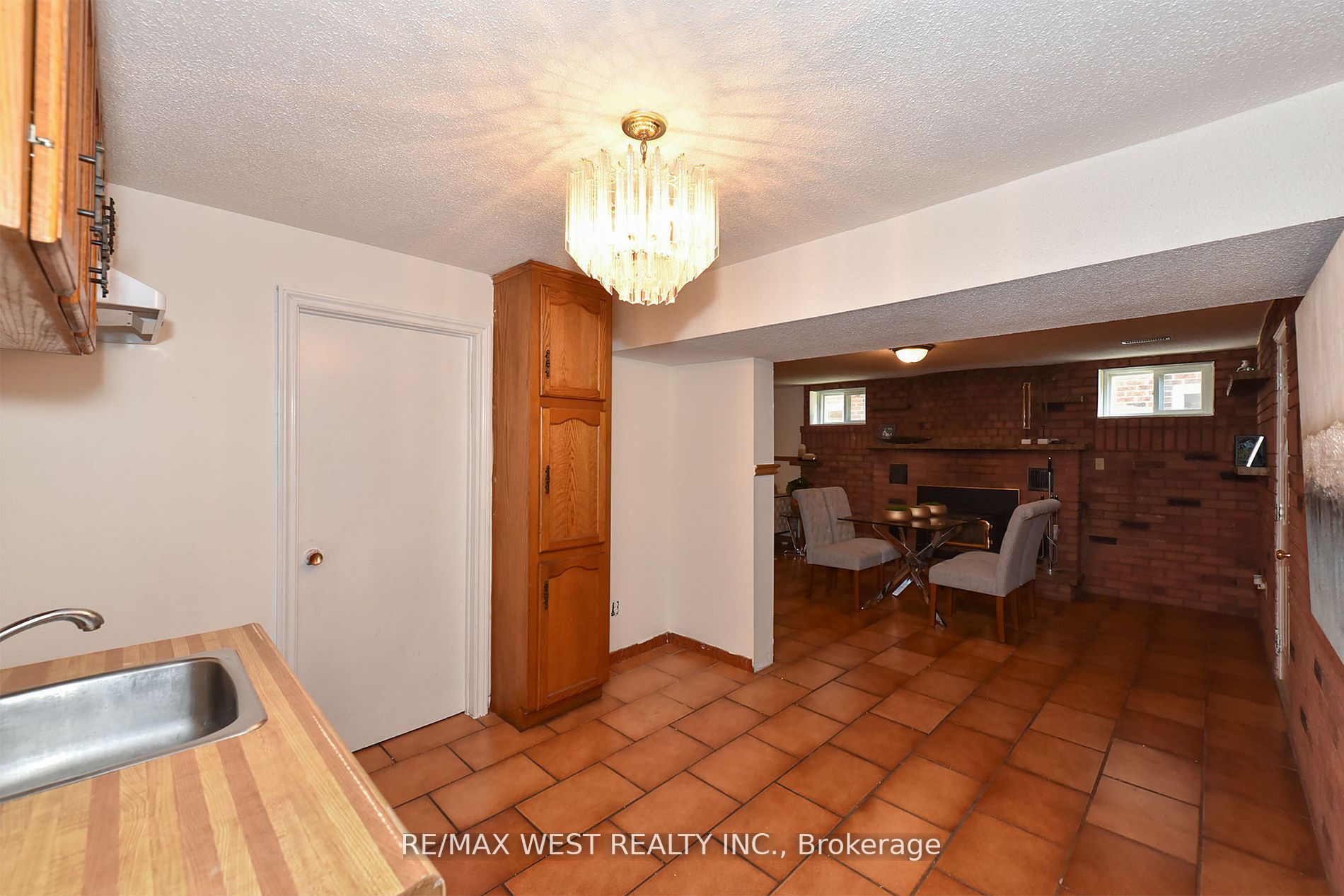 65 Ashburn Crescent