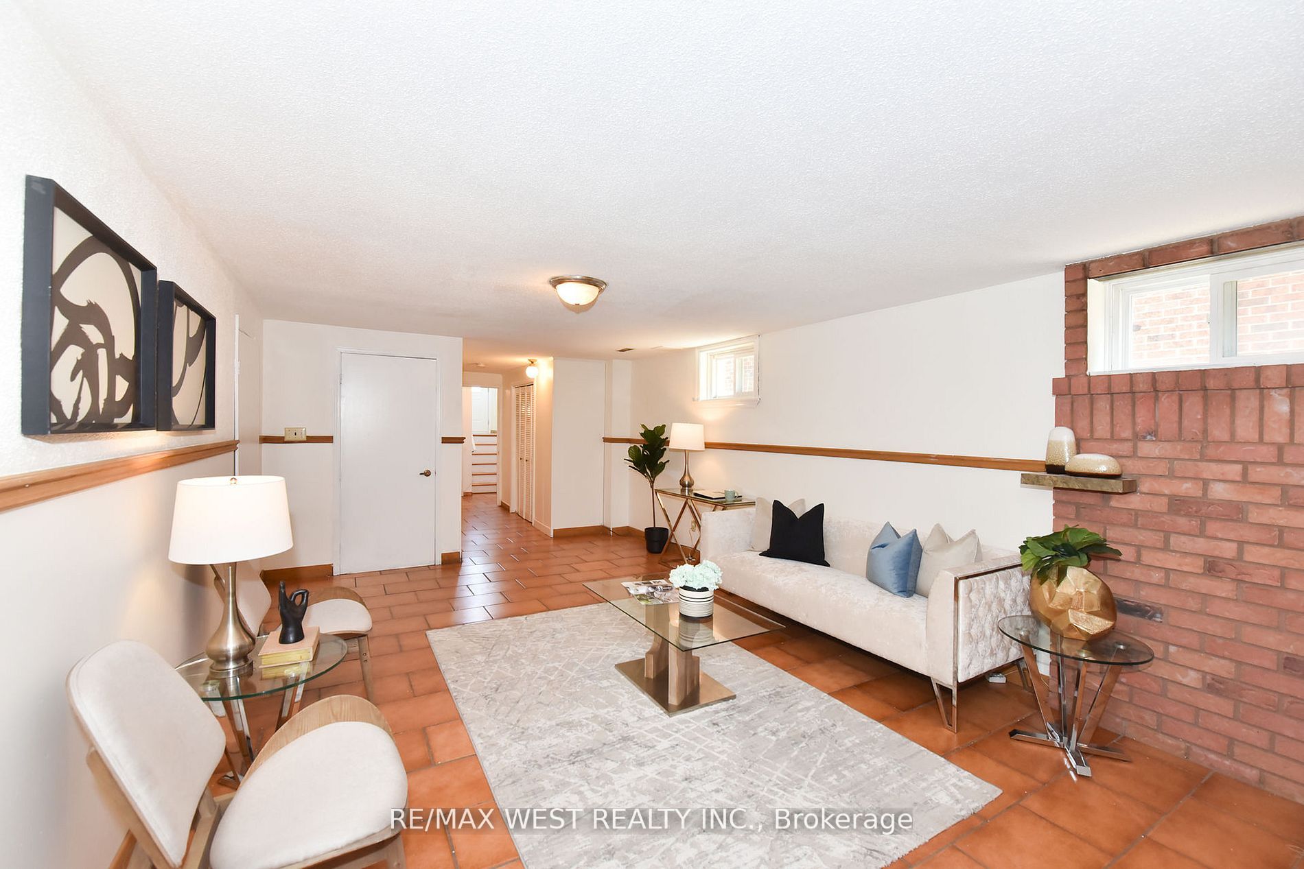 65 Ashburn Crescent