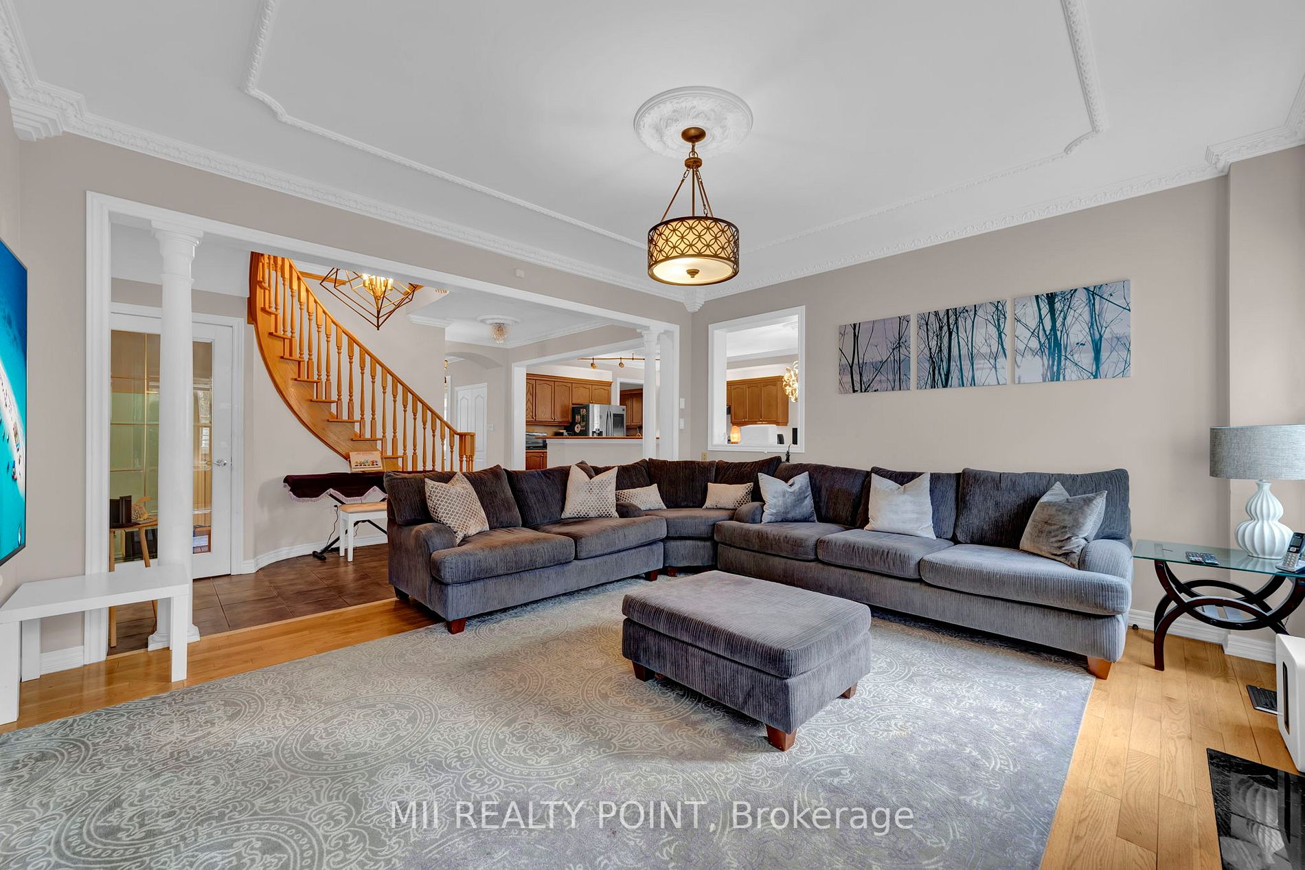 35 Kentwood Cres