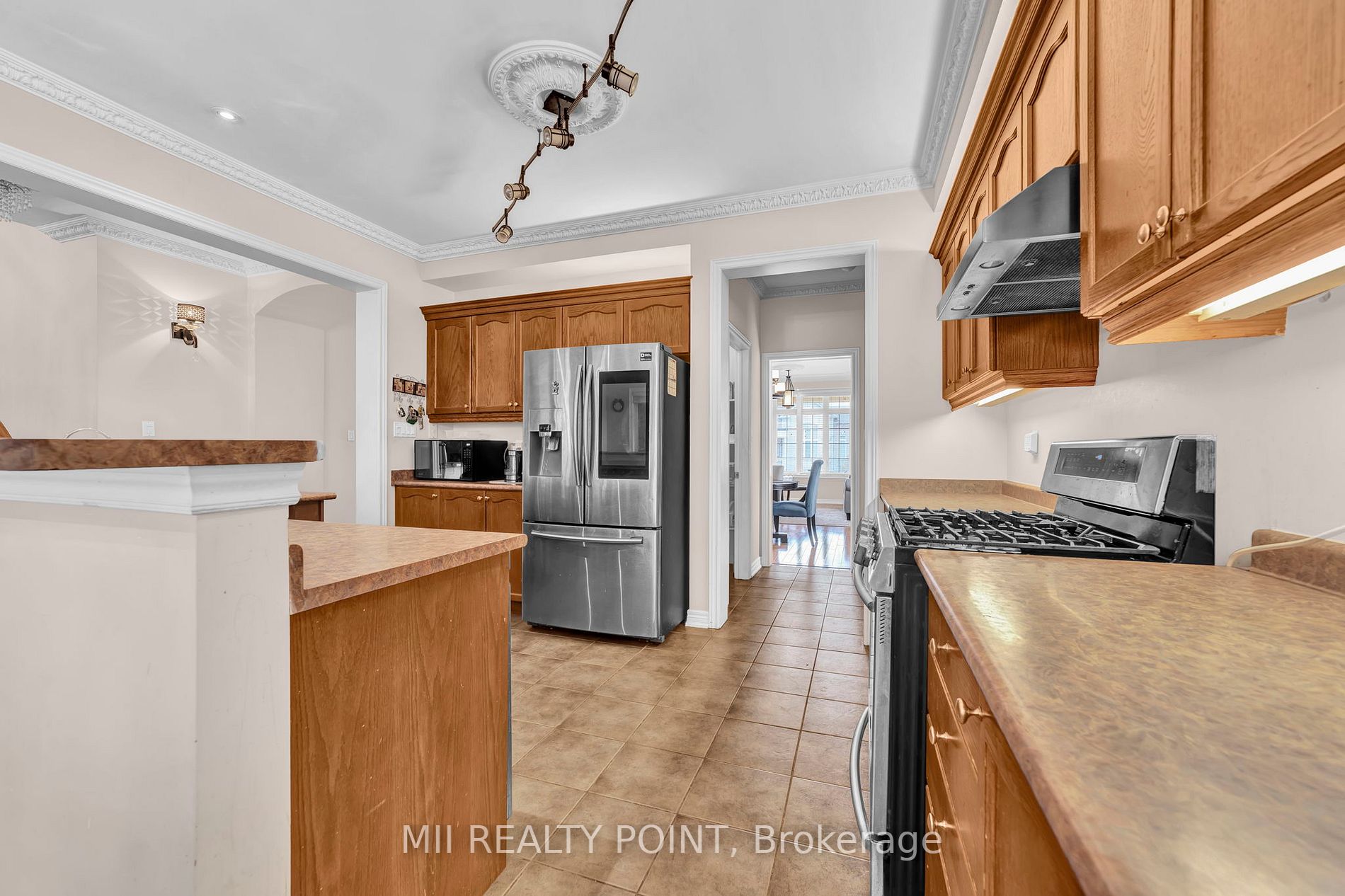 35 Kentwood Cres
