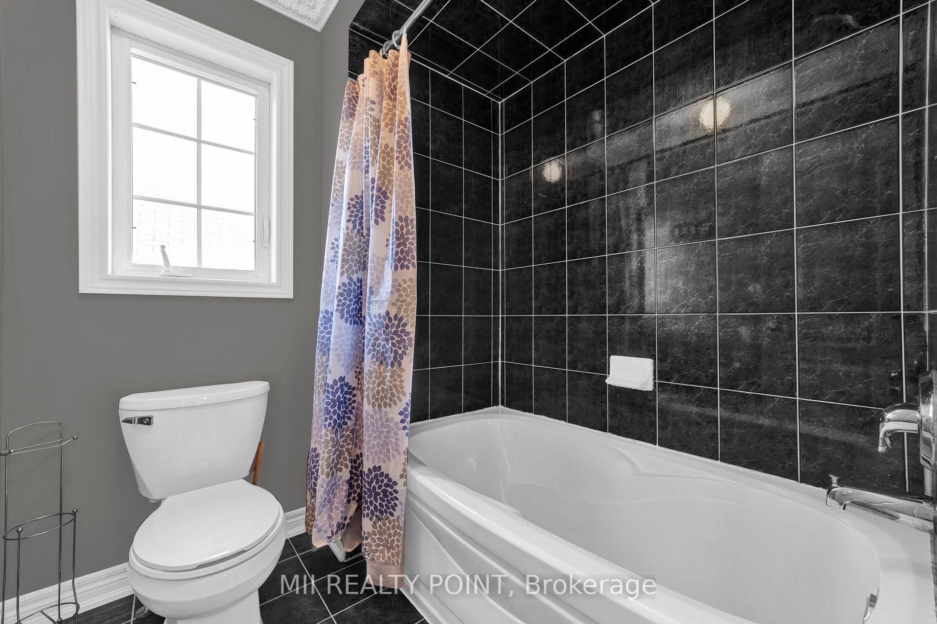 35 Kentwood Cres