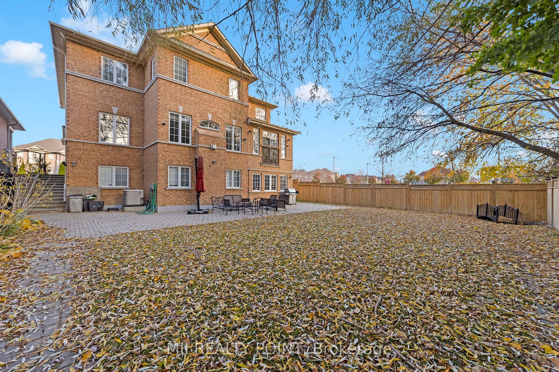 35 Kentwood Cres