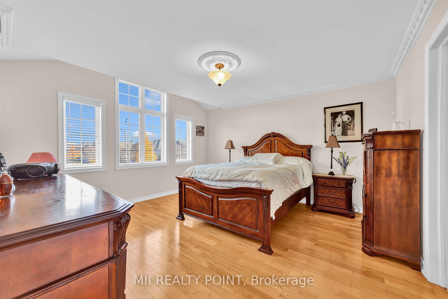 35 Kentwood Cres