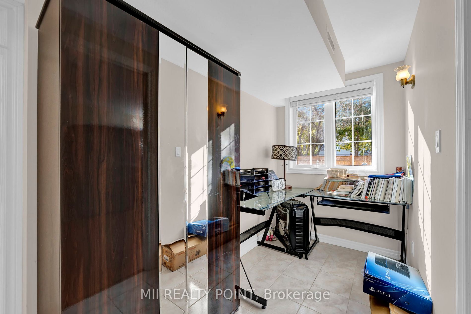 35 Kentwood Cres