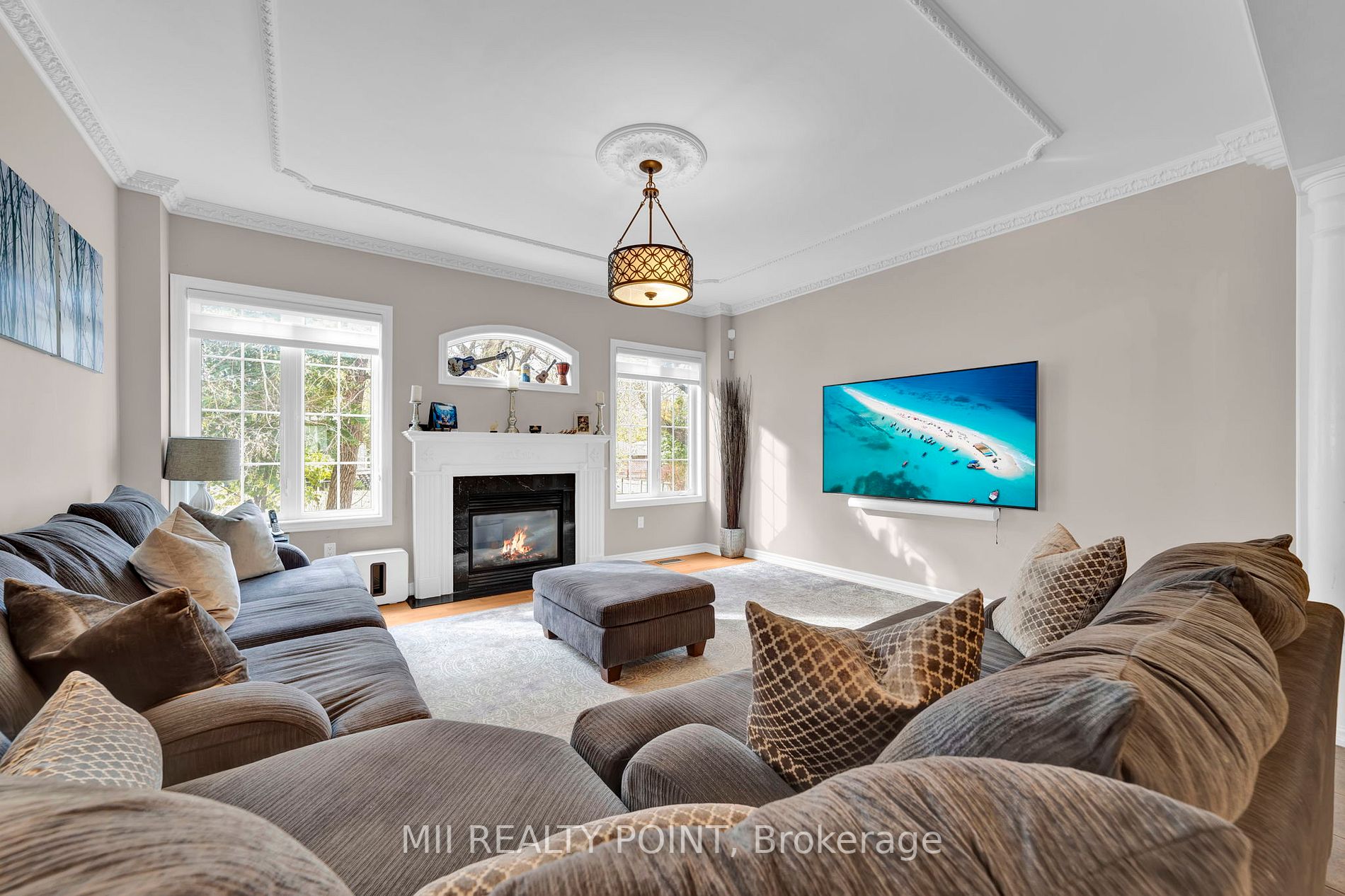 35 Kentwood Cres
