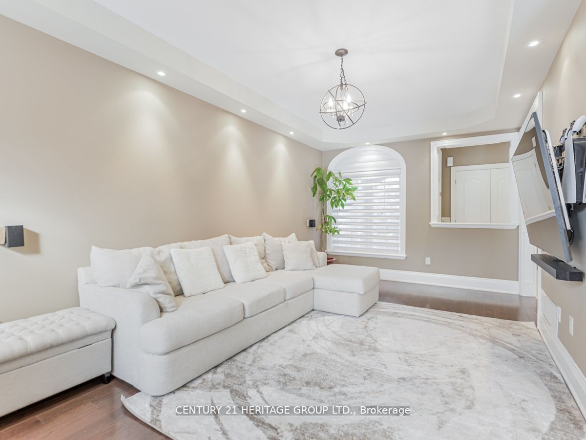 214 Sylwood Cres