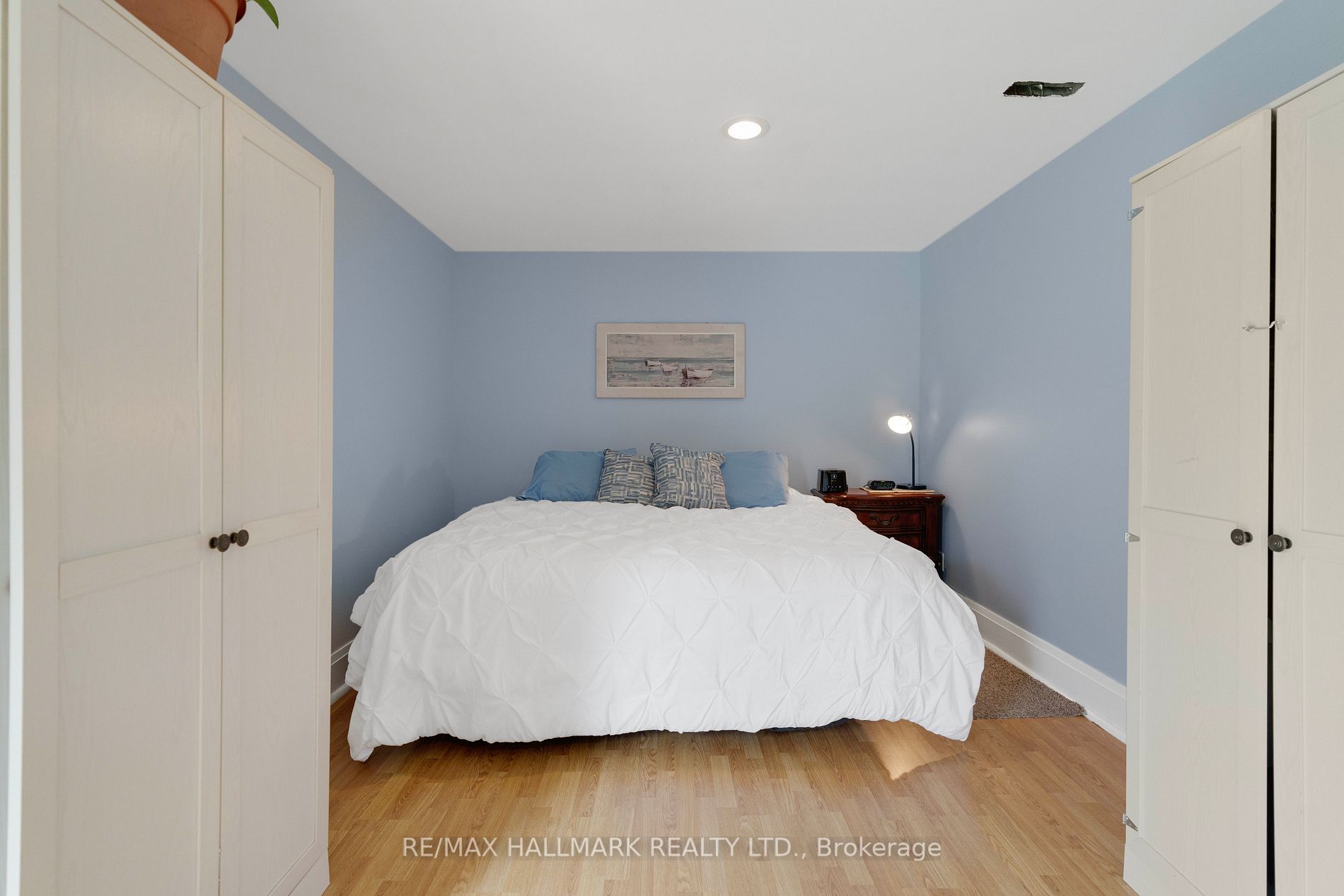 230 Parkview Dr