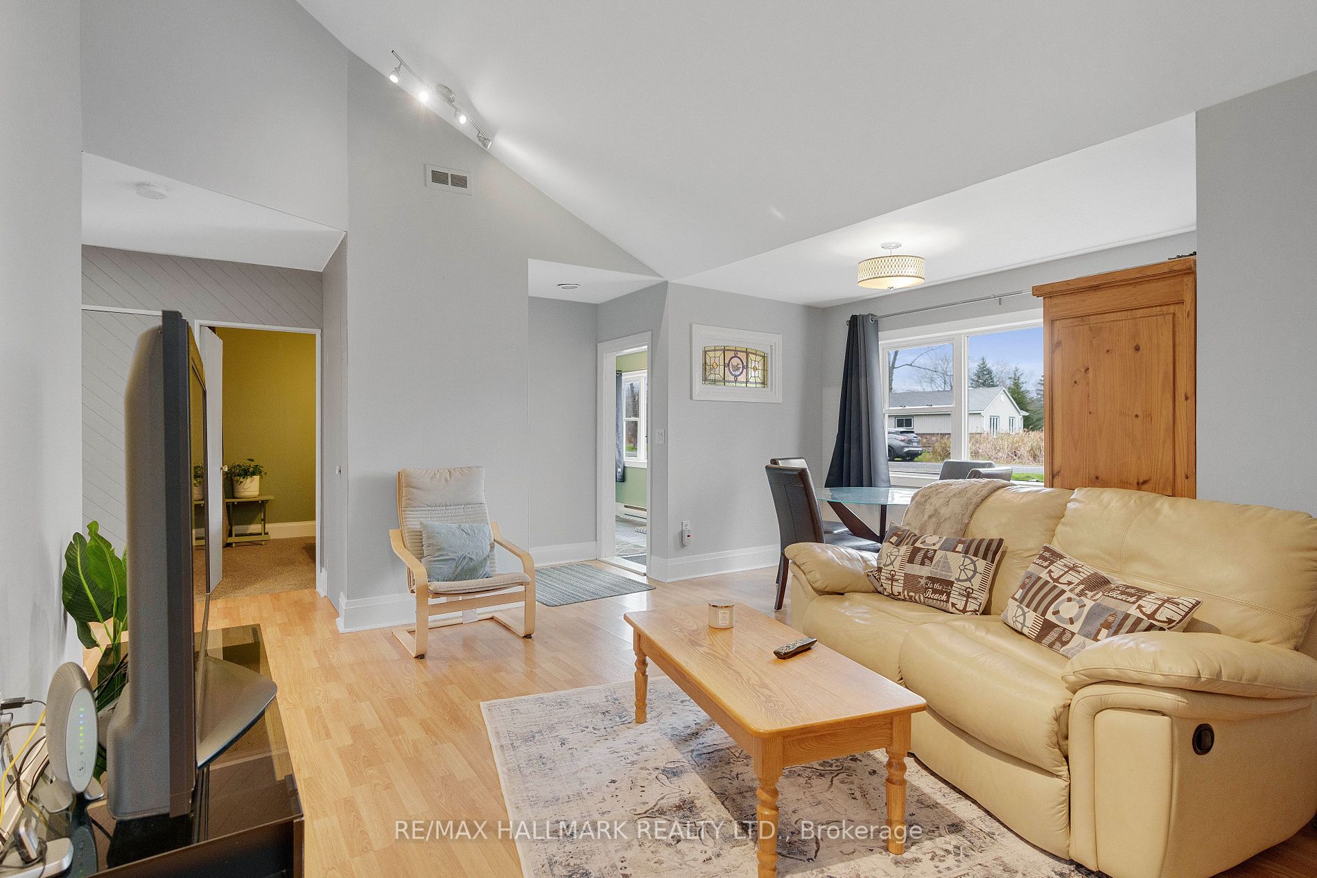 230 Parkview Dr