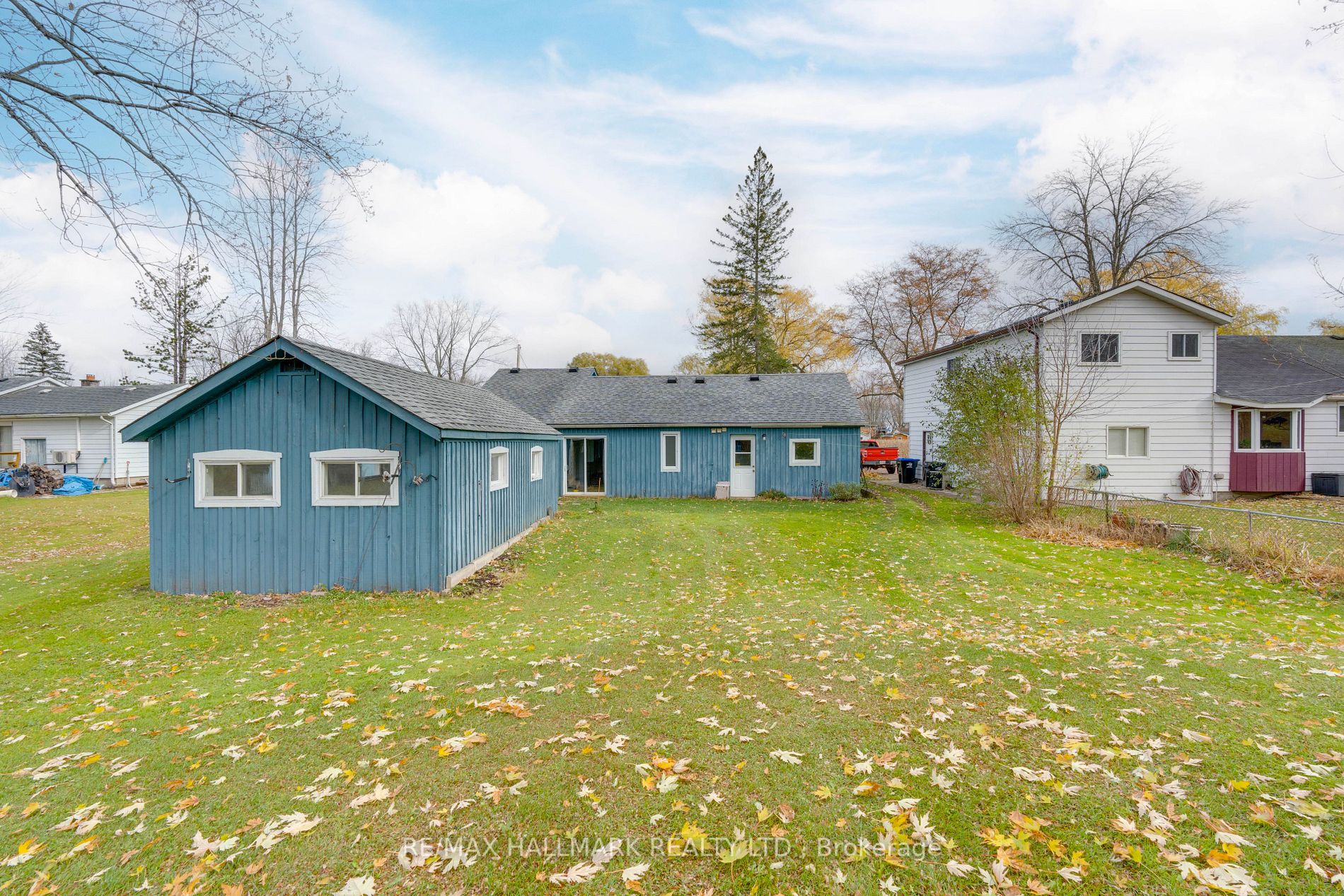 230 Parkview Dr