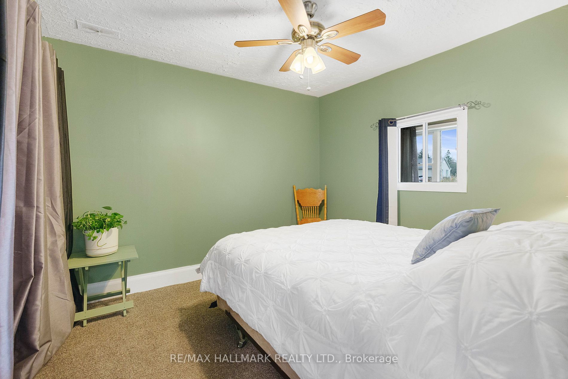 230 Parkview Dr