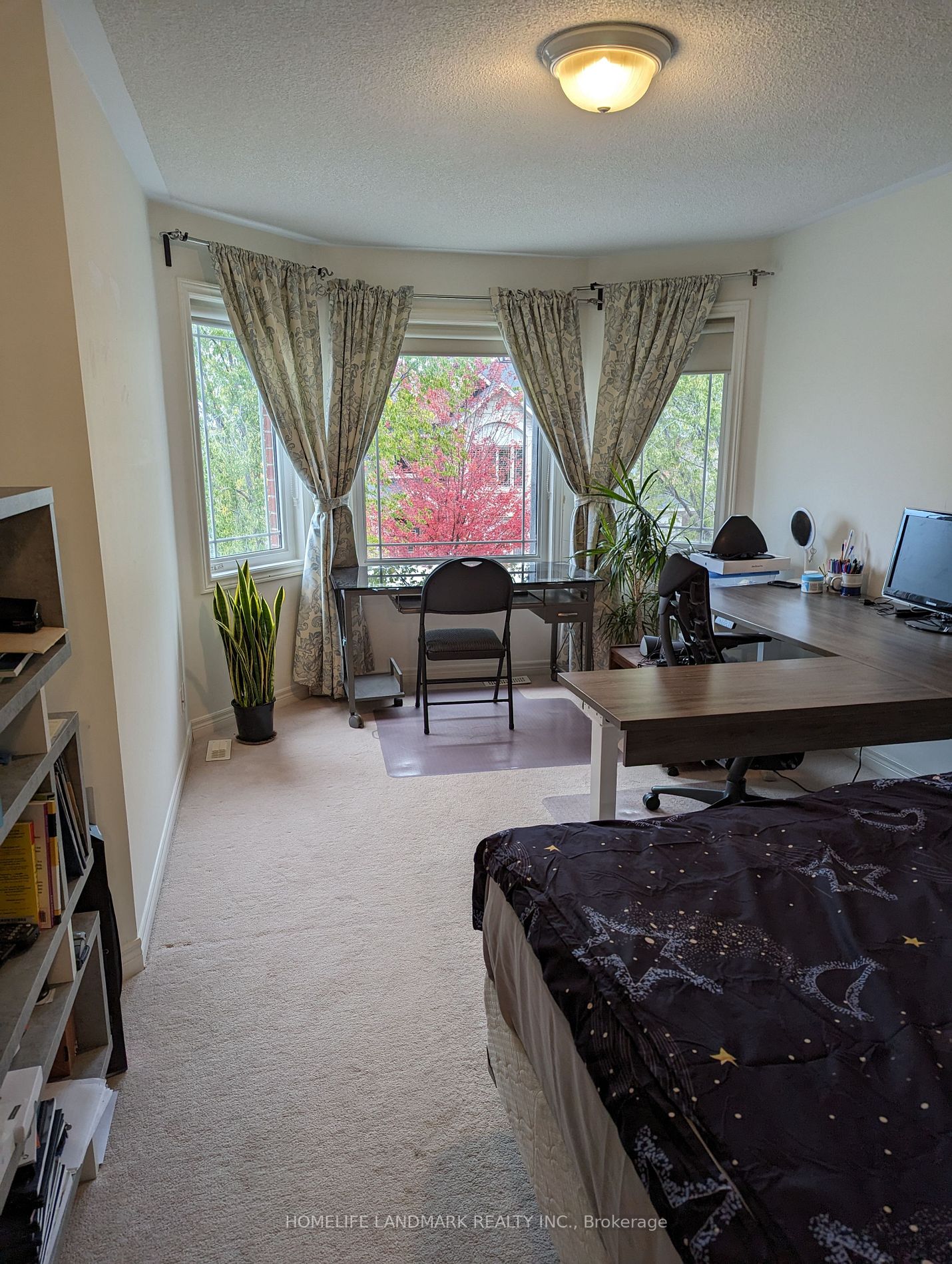 200 Ivy Jay Cres N