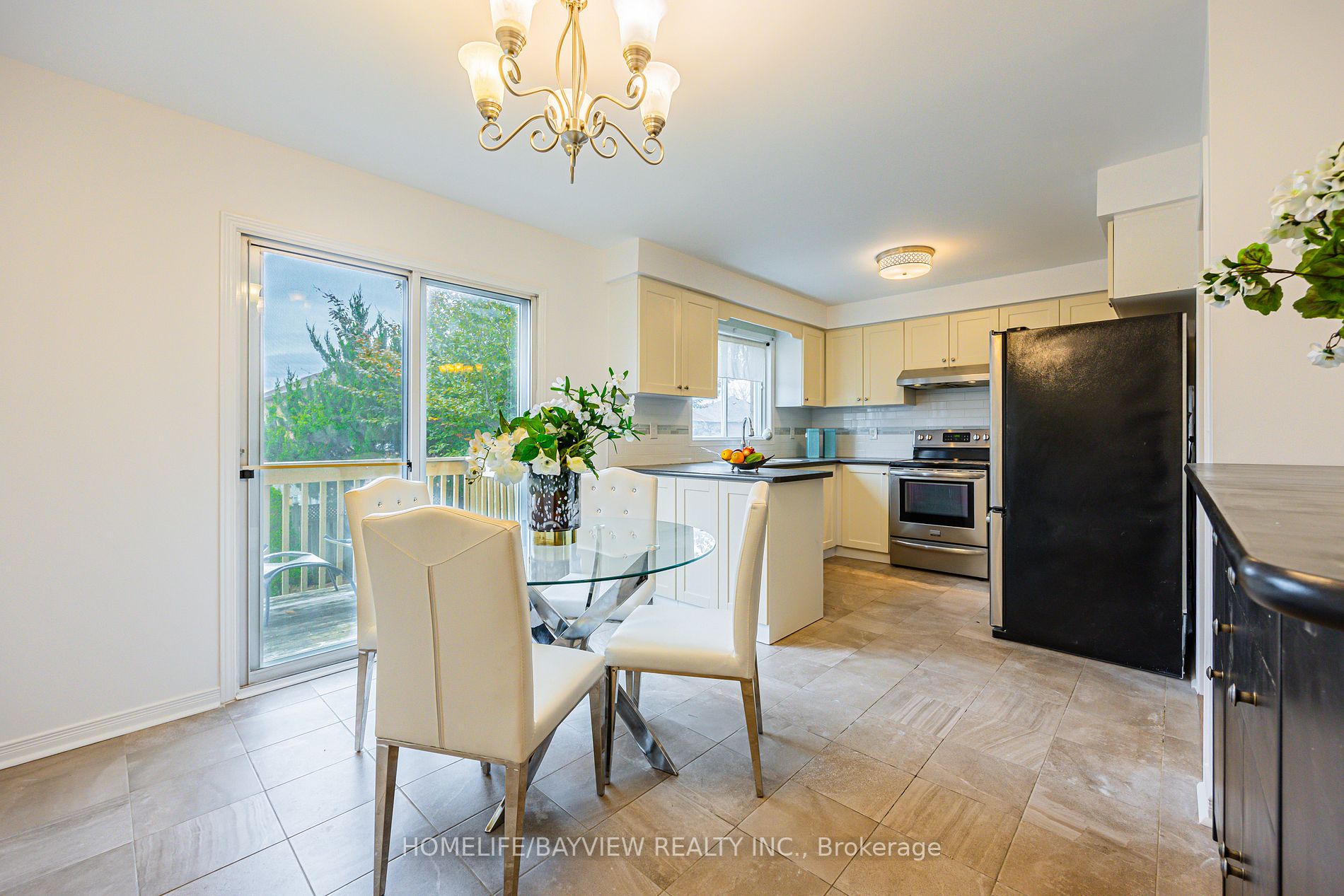 924 College Manor Dr