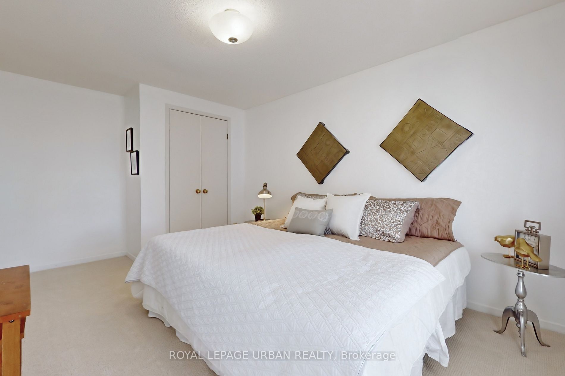 36 Foxglove Crt