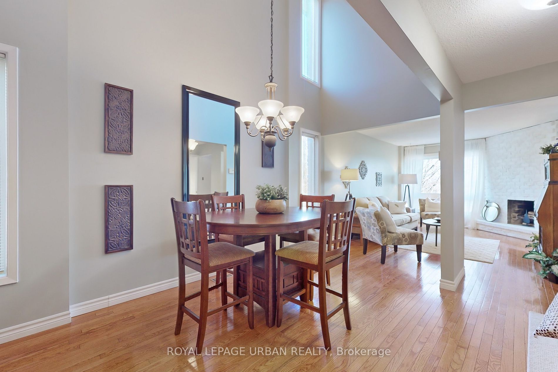 36 Foxglove Crt
