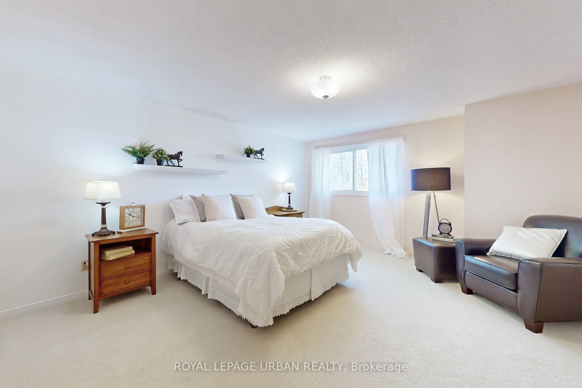 36 Foxglove Crt