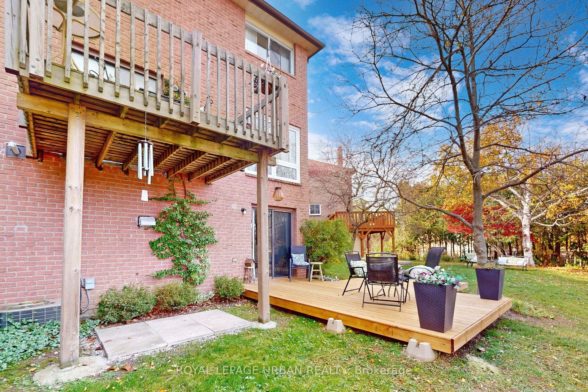 36 Foxglove Crt