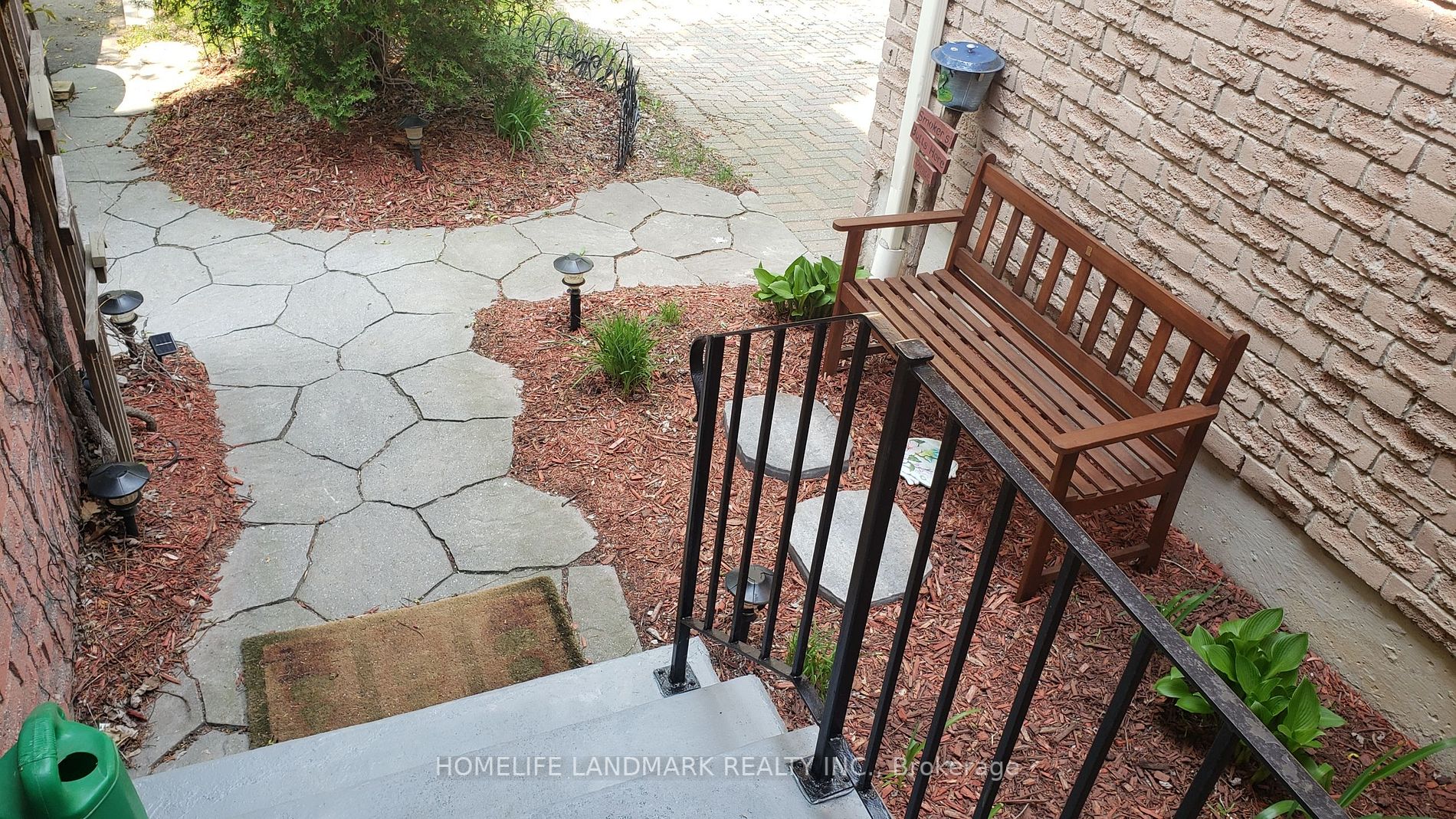 76 Bishop Cres