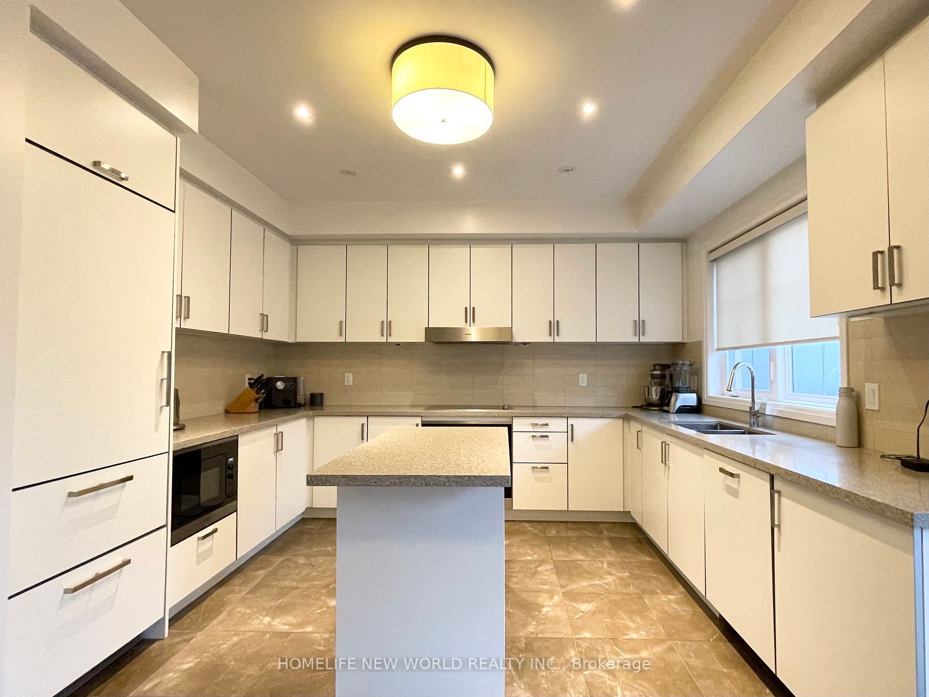 19 Sir Frederick Bantin Way, #2