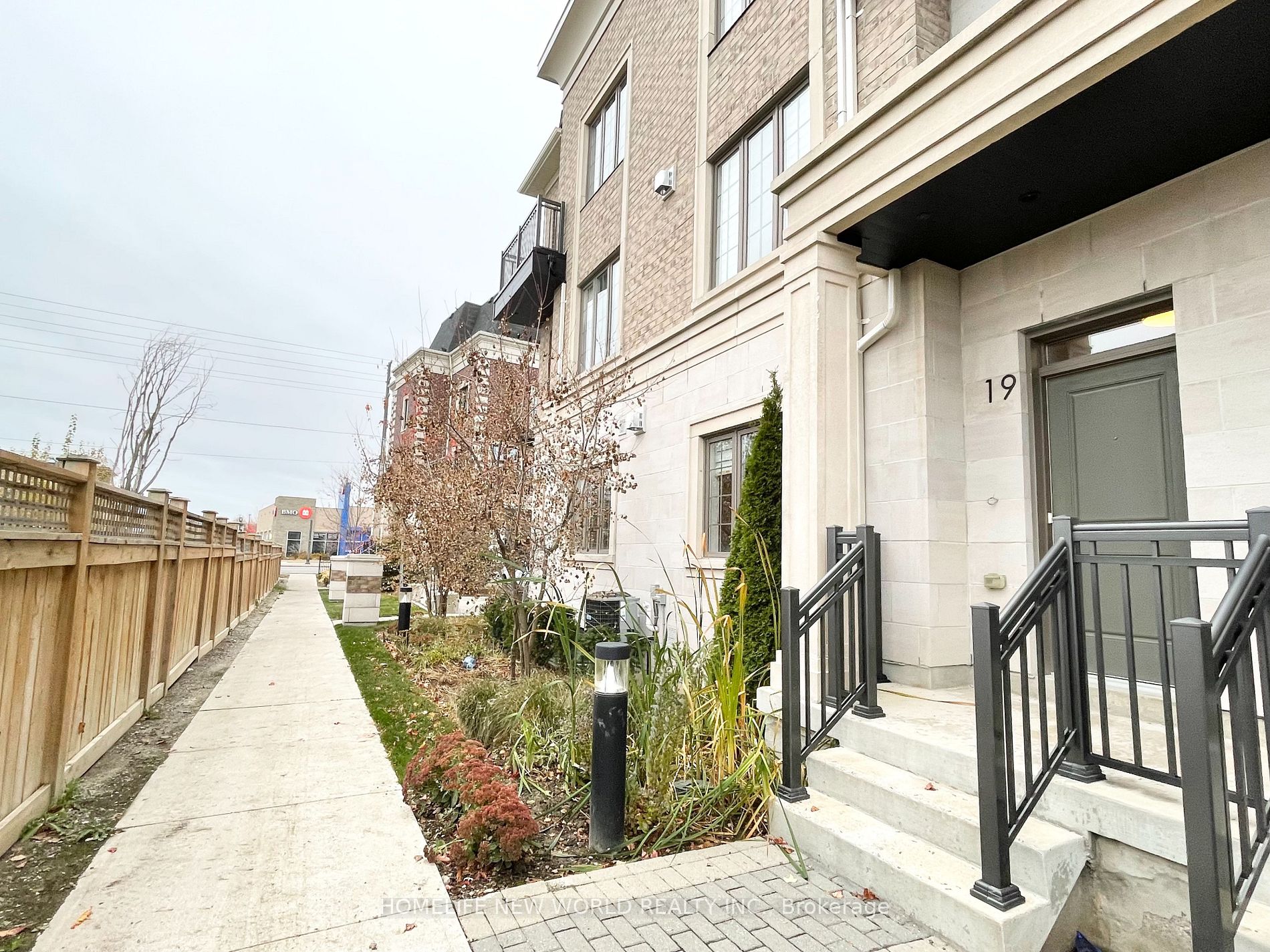 19 Sir Frederick Bantin Way, #2