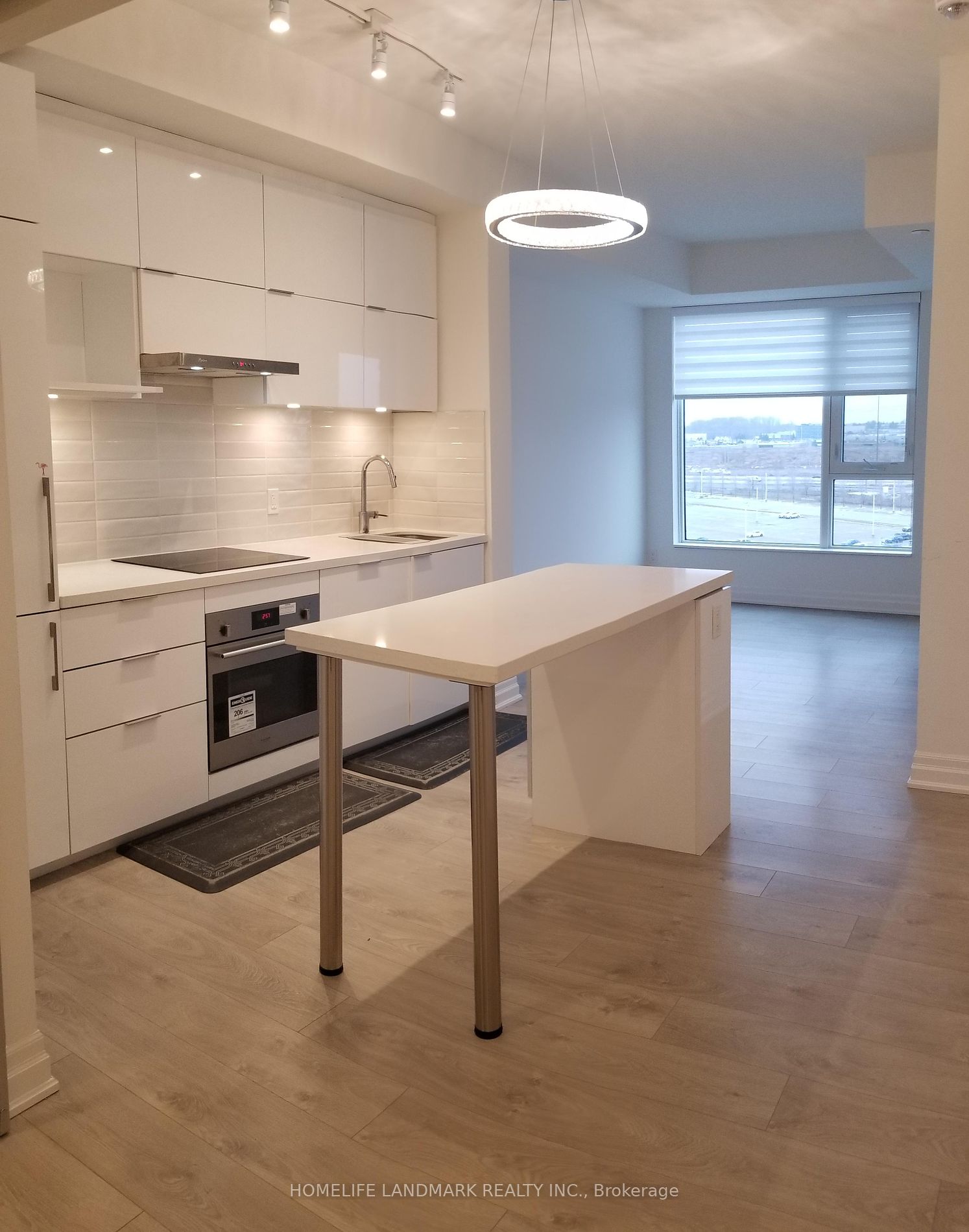 8 Rouge Valley Dr. W Dr W, #911