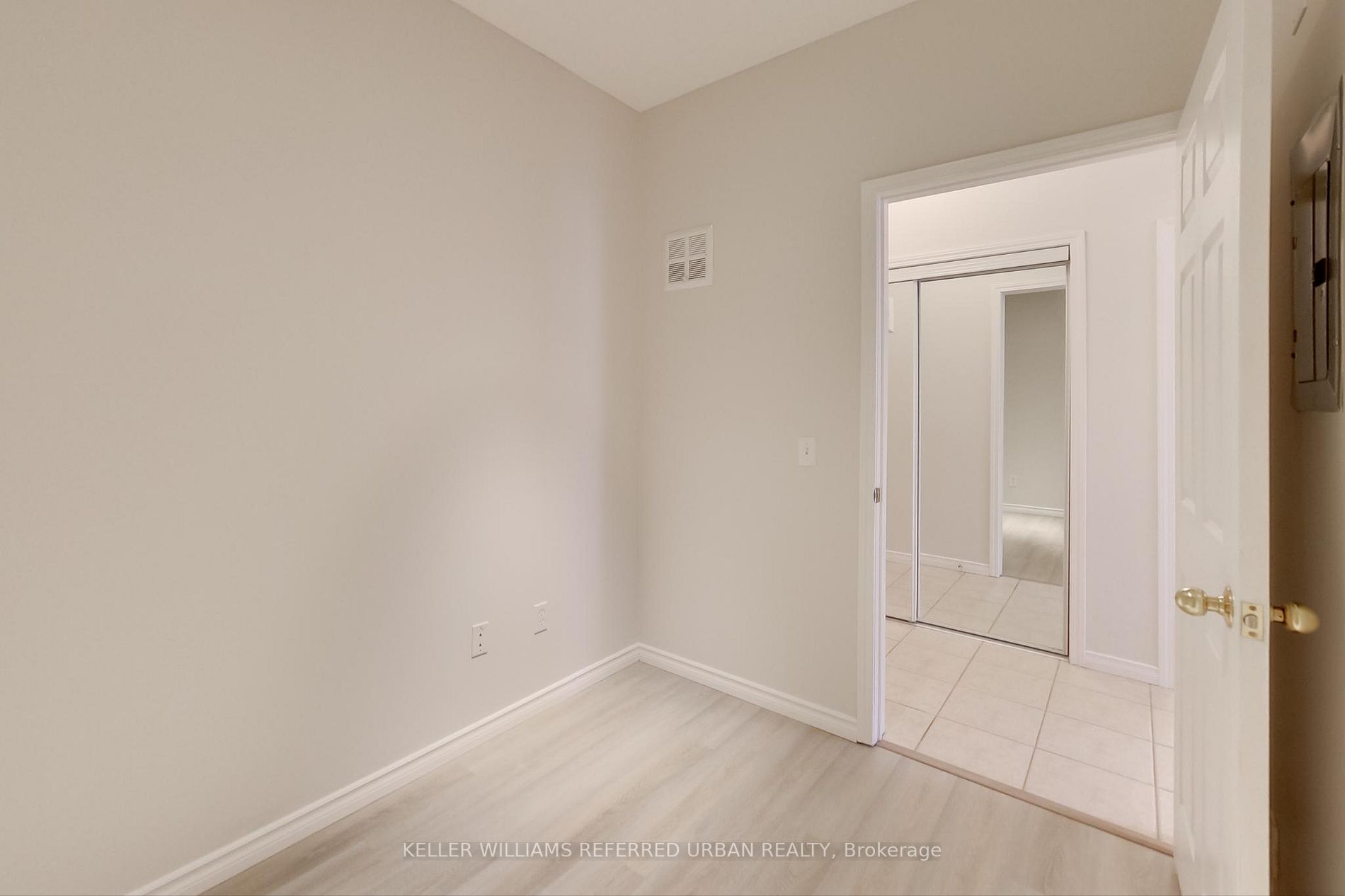 1 Maison Parc Crt, #203