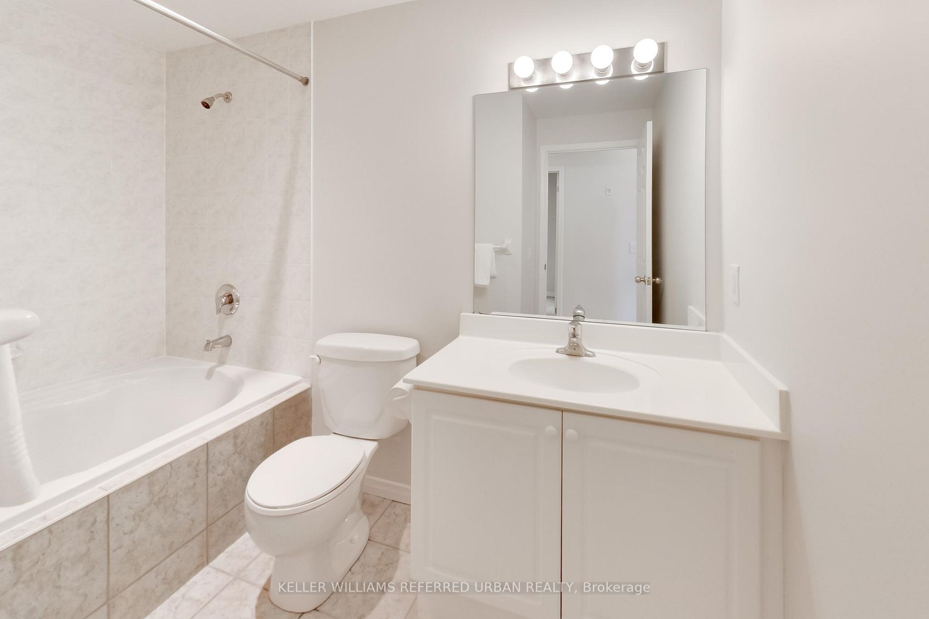 1 Maison Parc Crt, #203