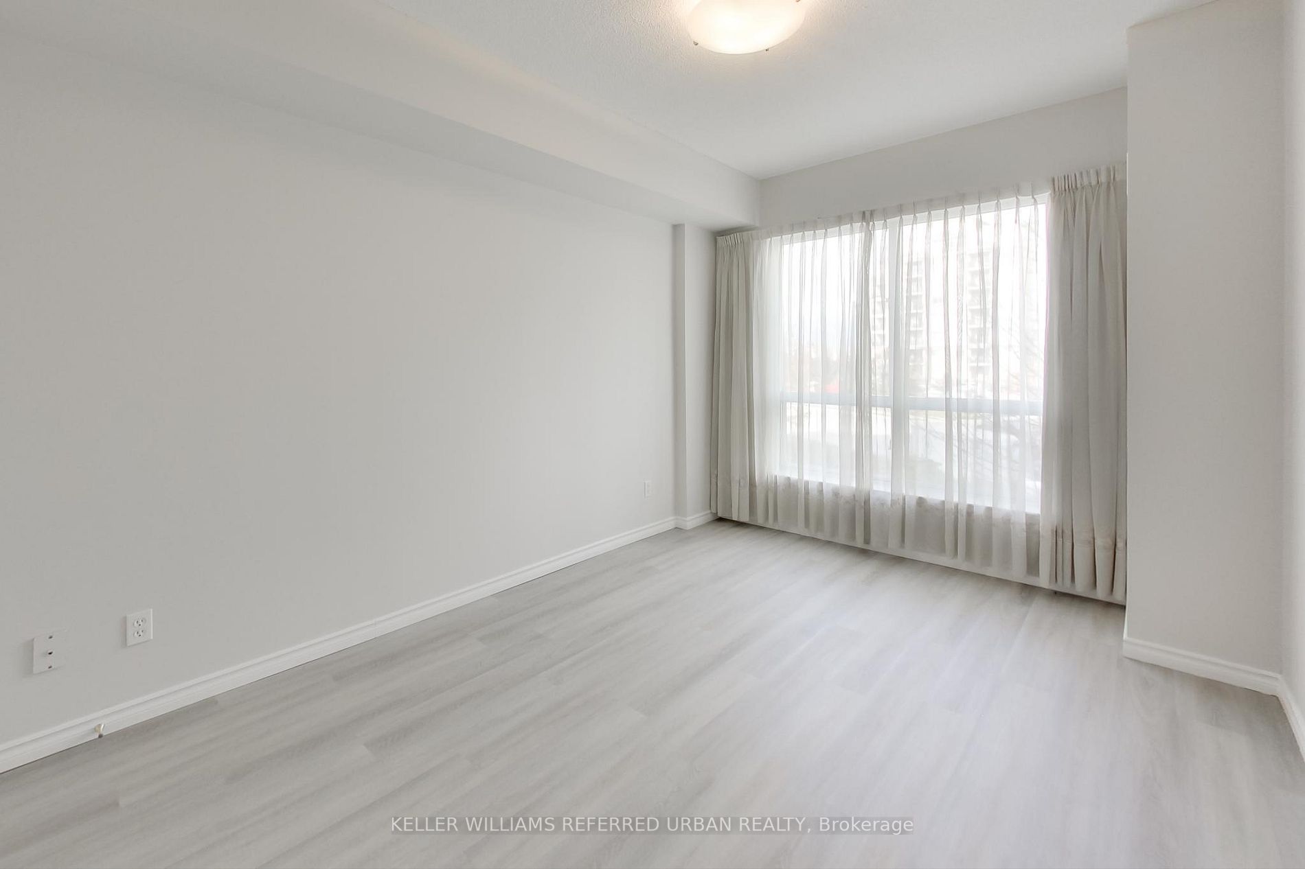 1 Maison Parc Crt, #203