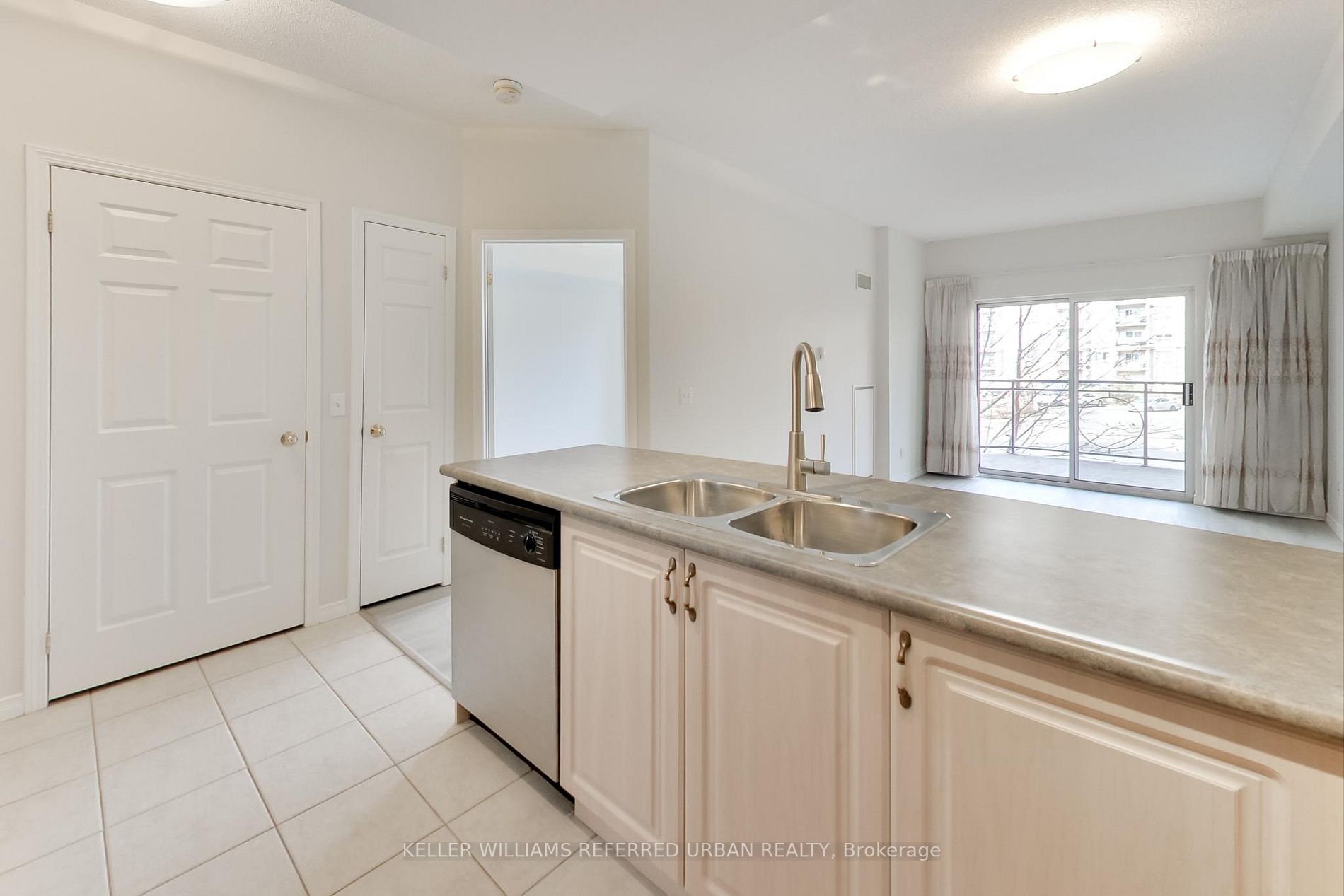 1 Maison Parc Crt, #203
